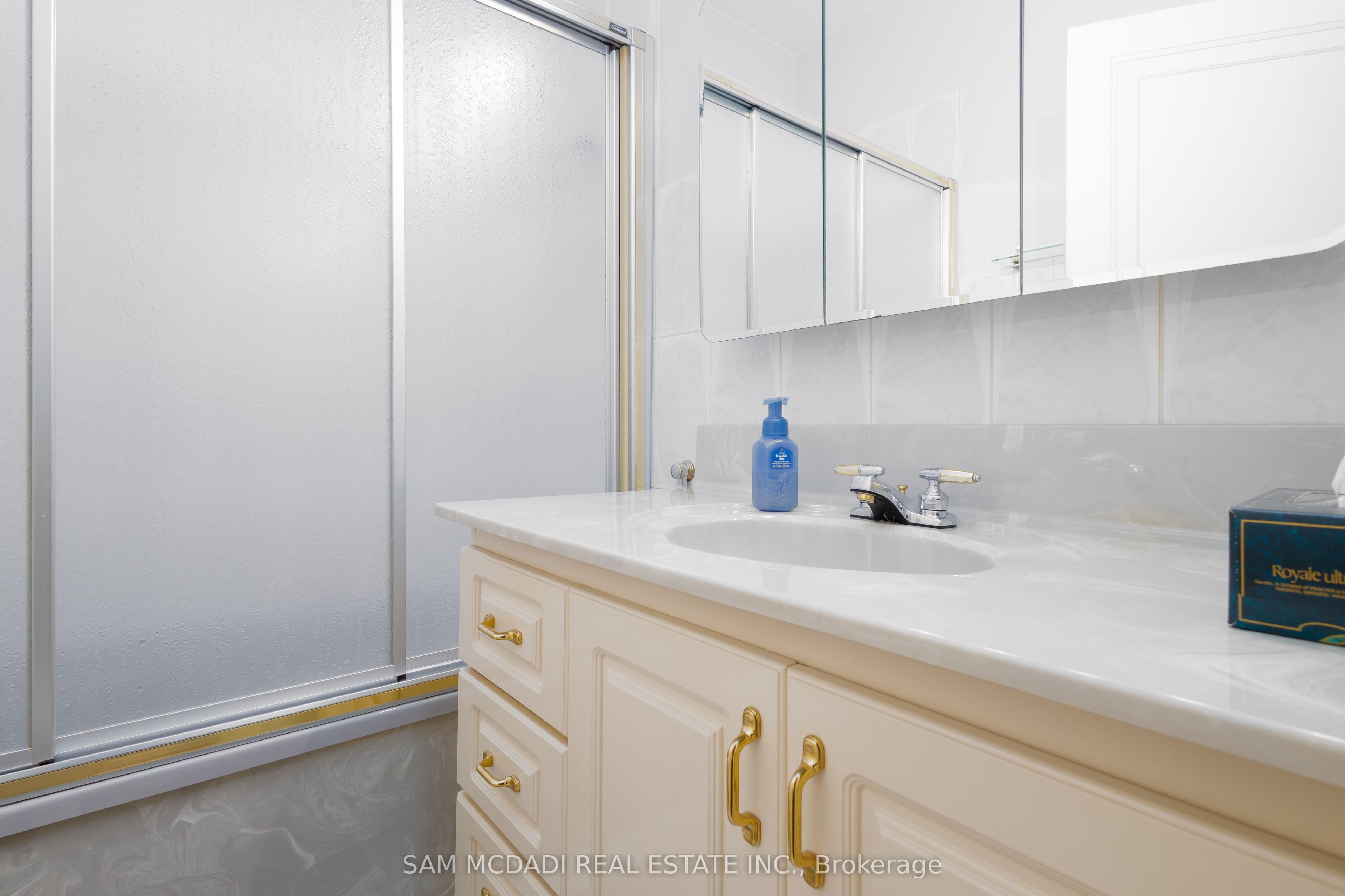 469 Evans Avenue Property Photo 21