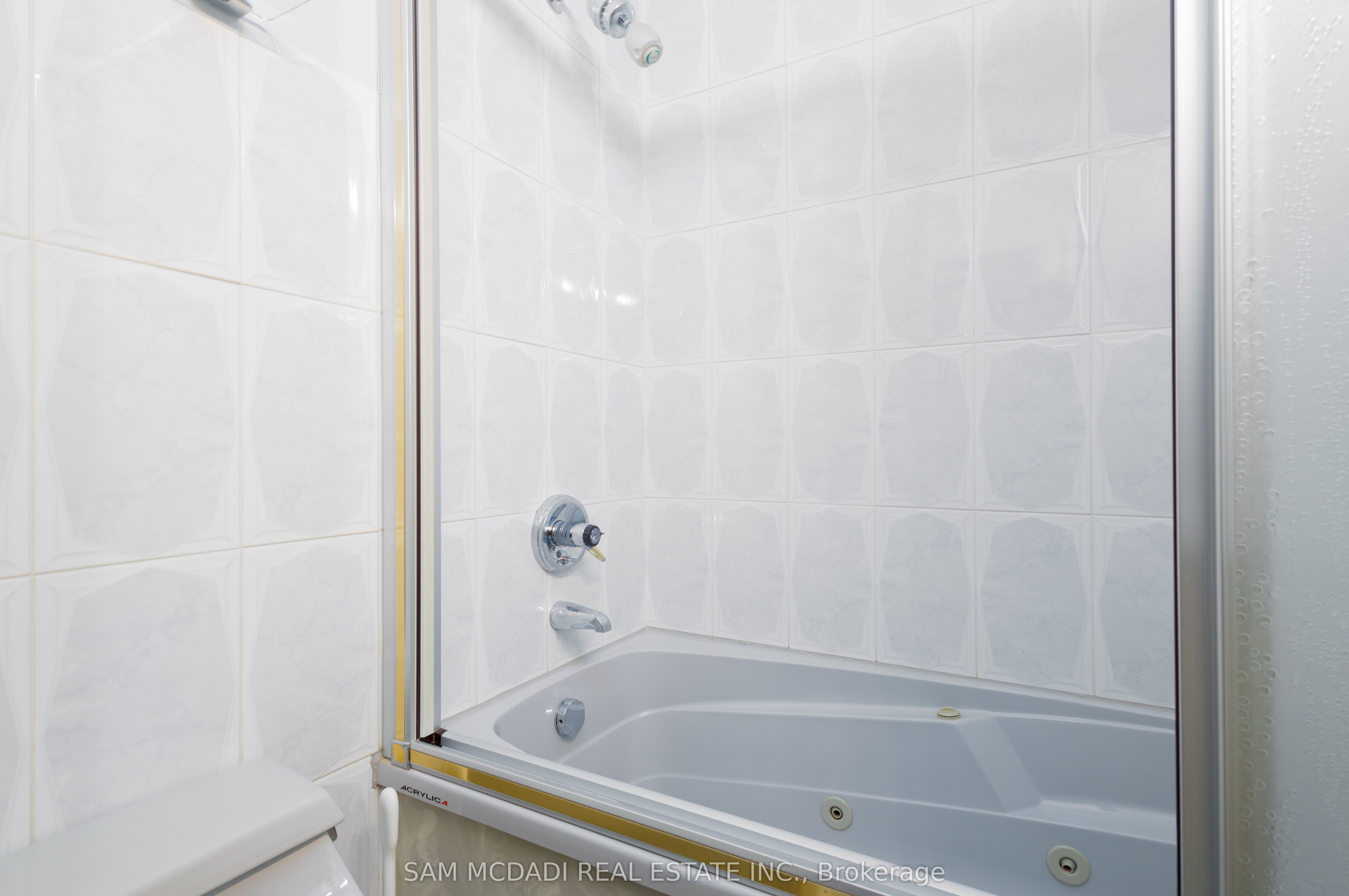 469 Evans Avenue Property Photo 22