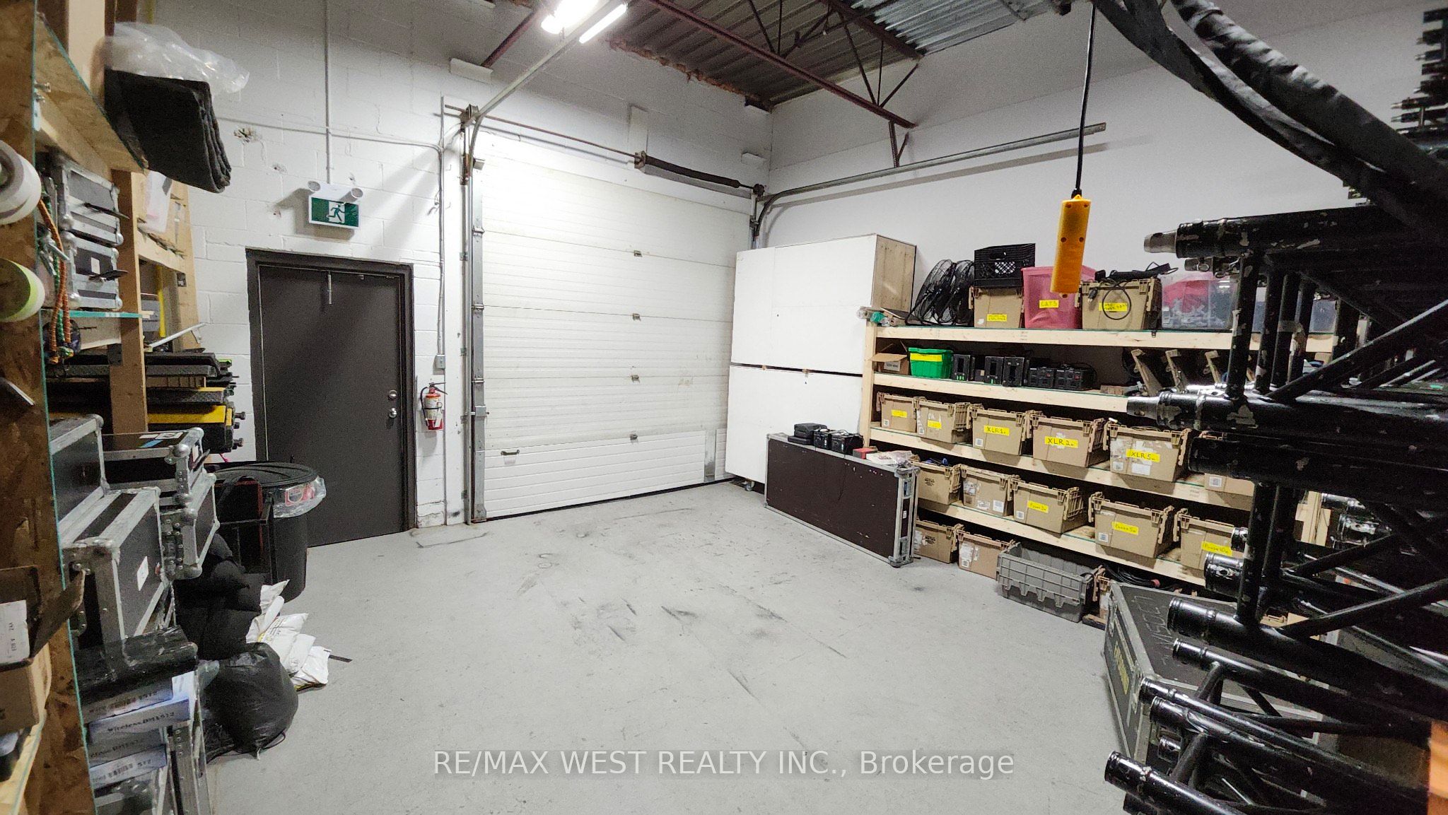 #d9 - 1585 Britannia Road Property Photo 3