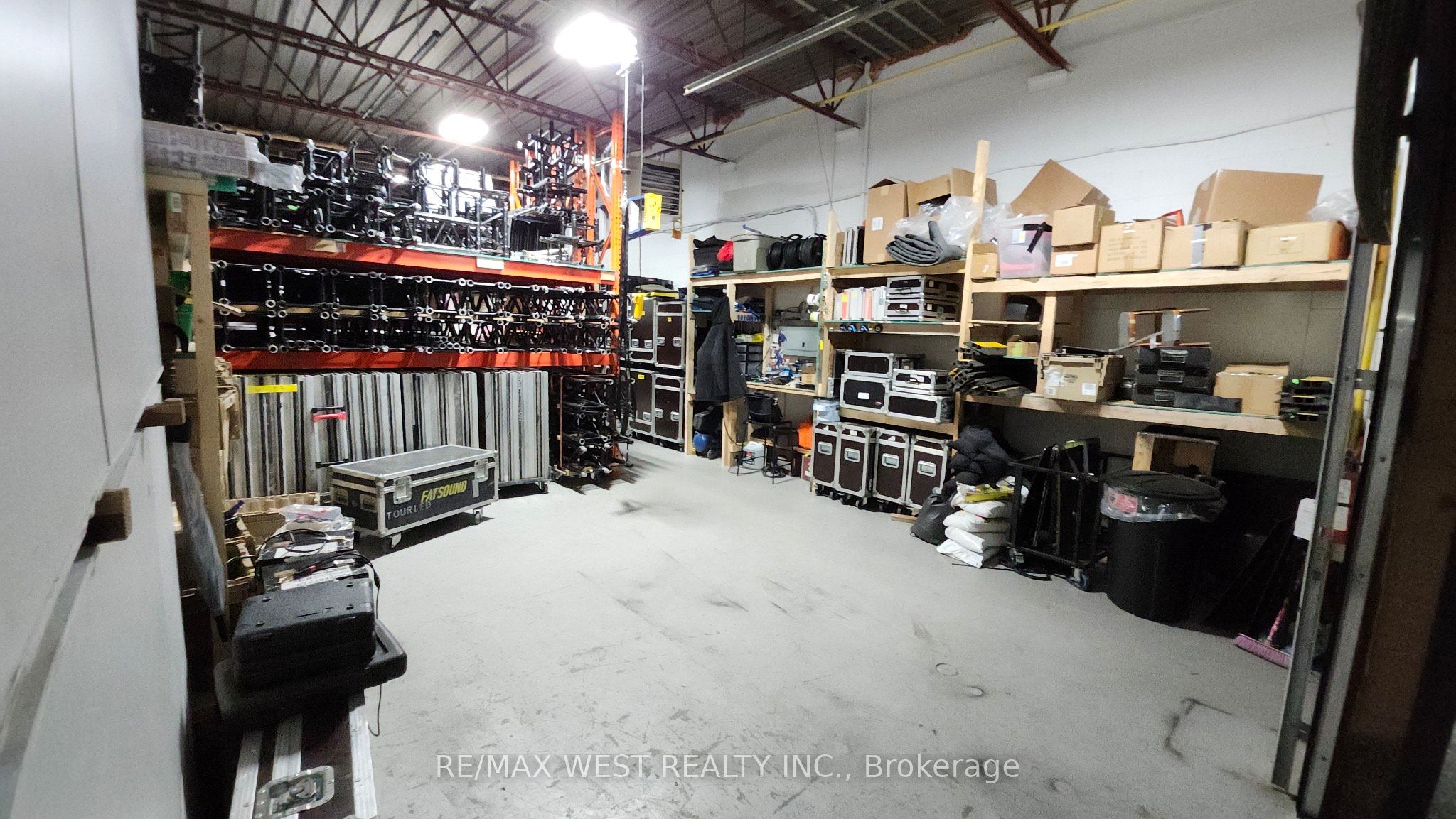 #d9 - 1585 Britannia Road Property Photo 6