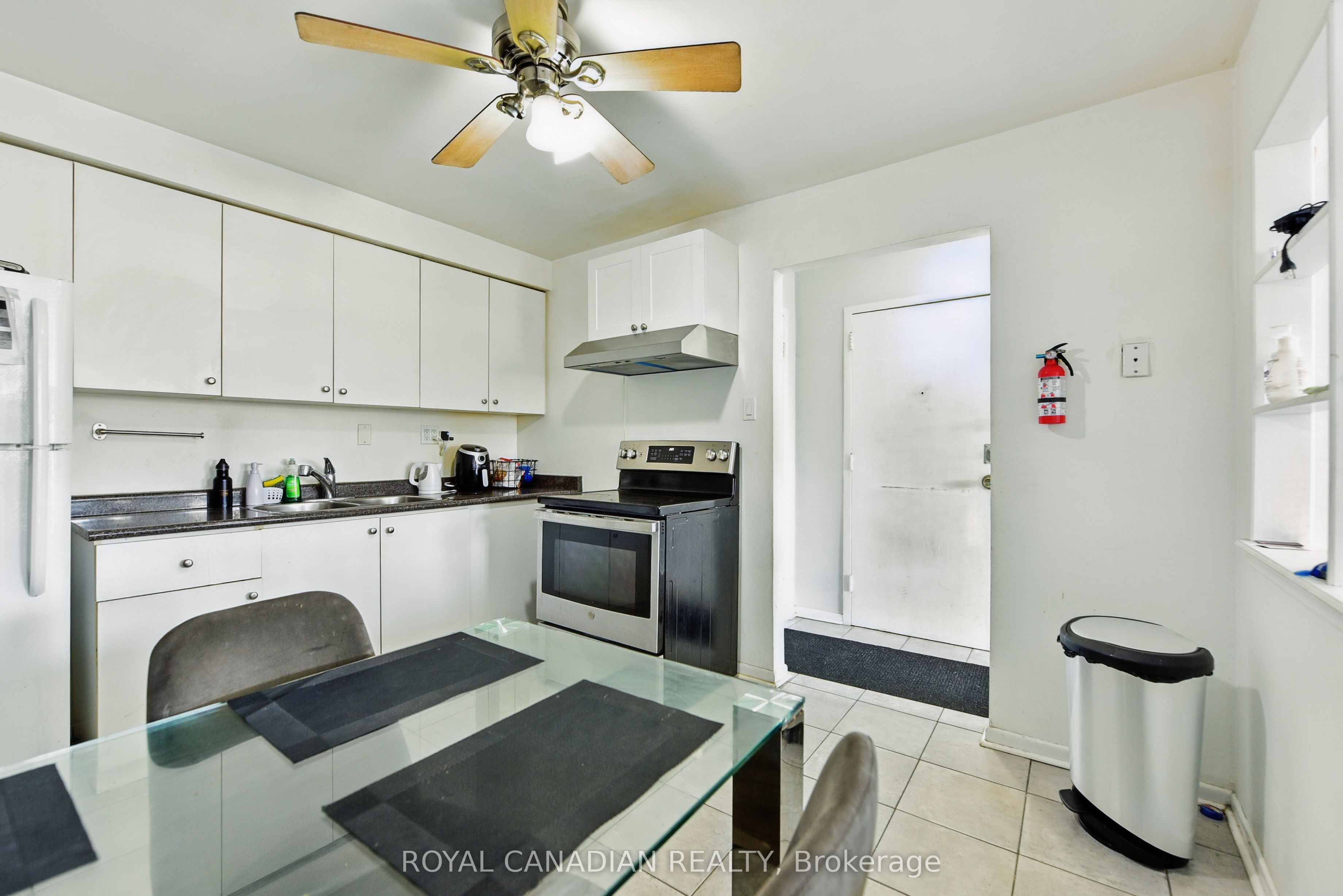 1848 Lakeshore Road Property Photo 11
