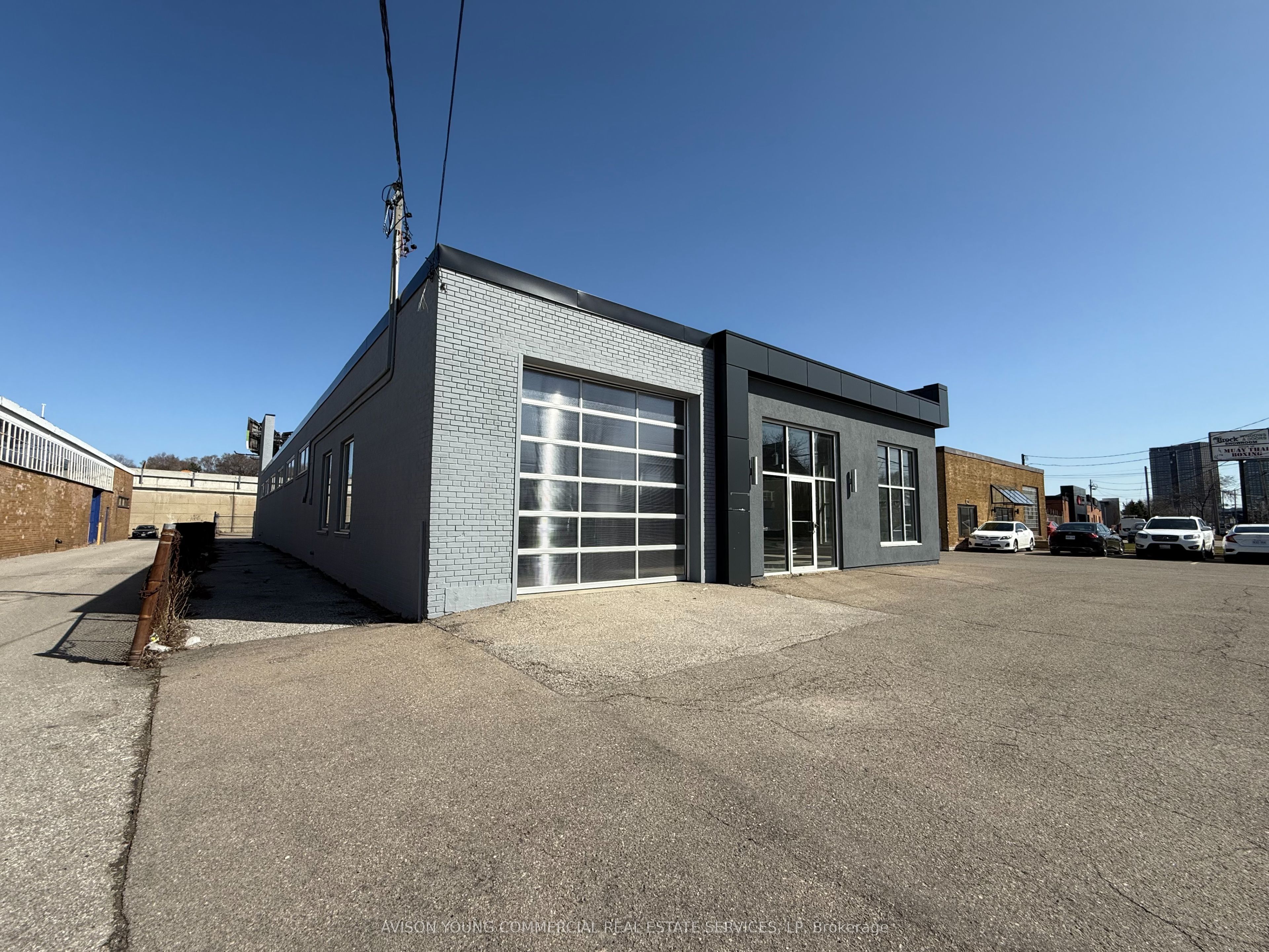 298 Bridgeland Avenue Property Photo 2