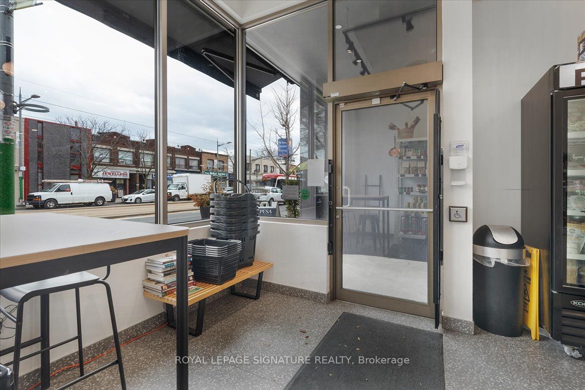 1700 St Clair Avenue Property Photo 9