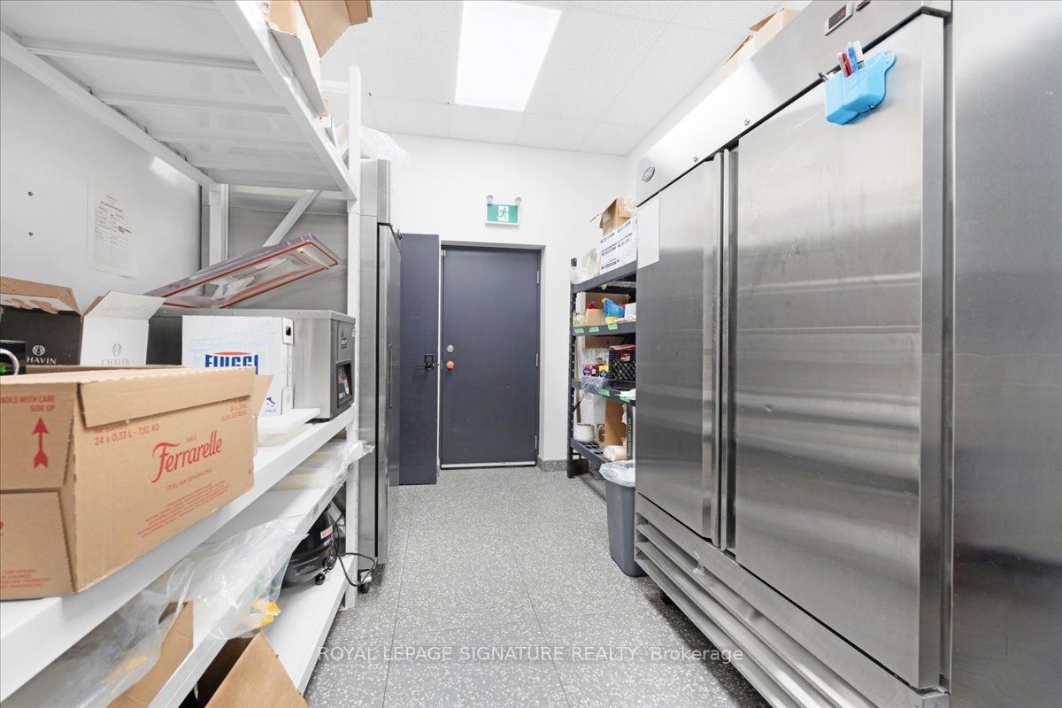 1700 St Clair Avenue Property Photo 11