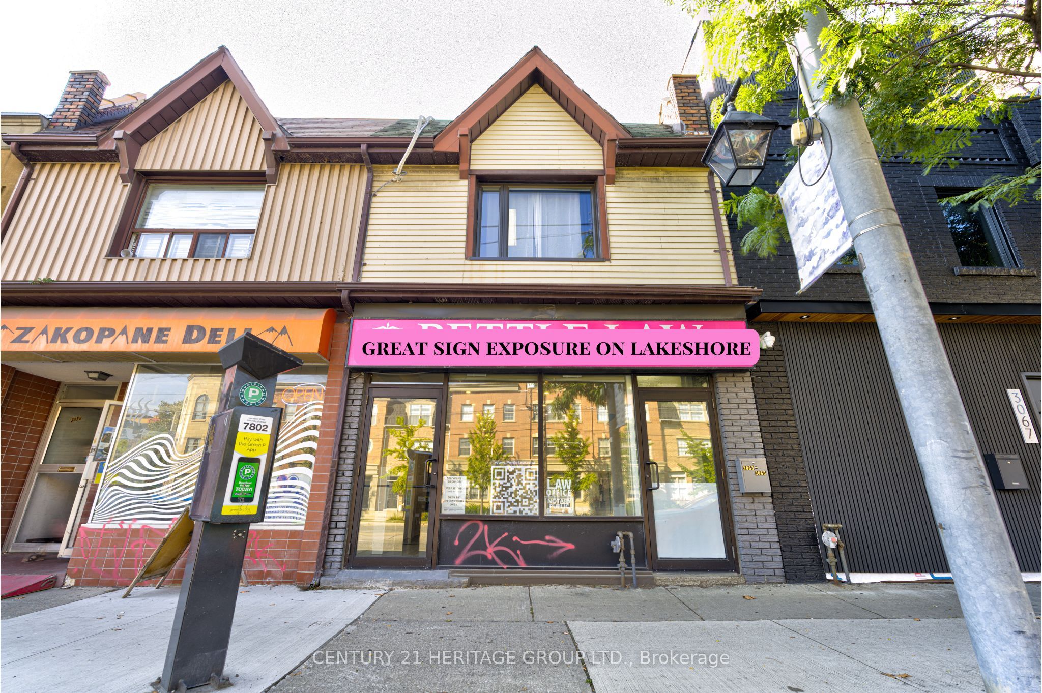 3063 Lake Shore Boulevard Property Photo 2