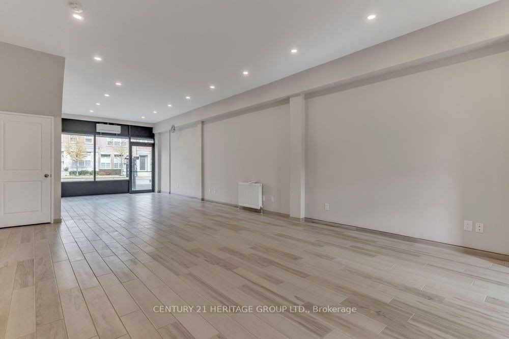 3063 Lake Shore Boulevard Property Photo 5