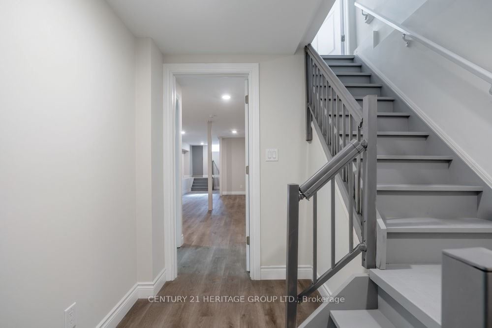 3063 Lake Shore Boulevard Property Photo 11