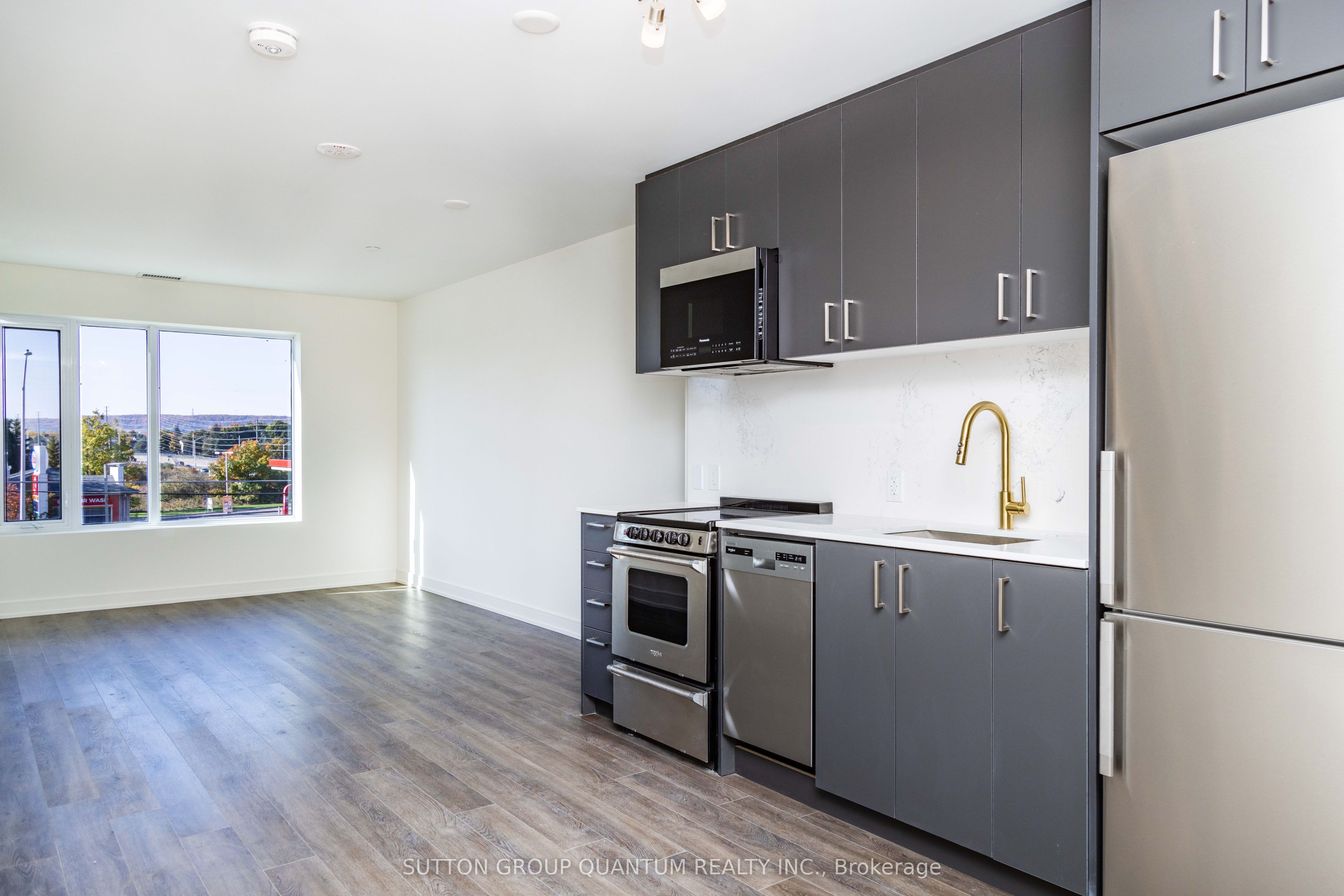 #207 - 8010 Derry Road Property Photo