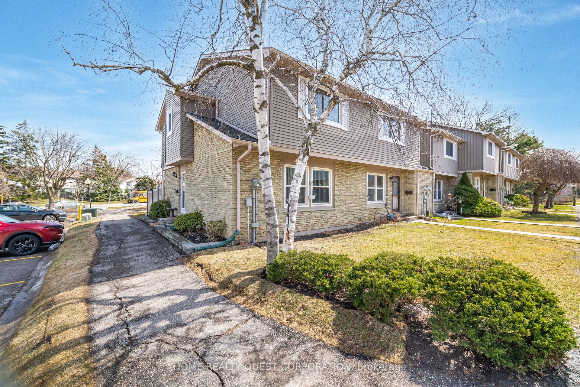 #5 - 120 Falconer Drive Property Photo 1