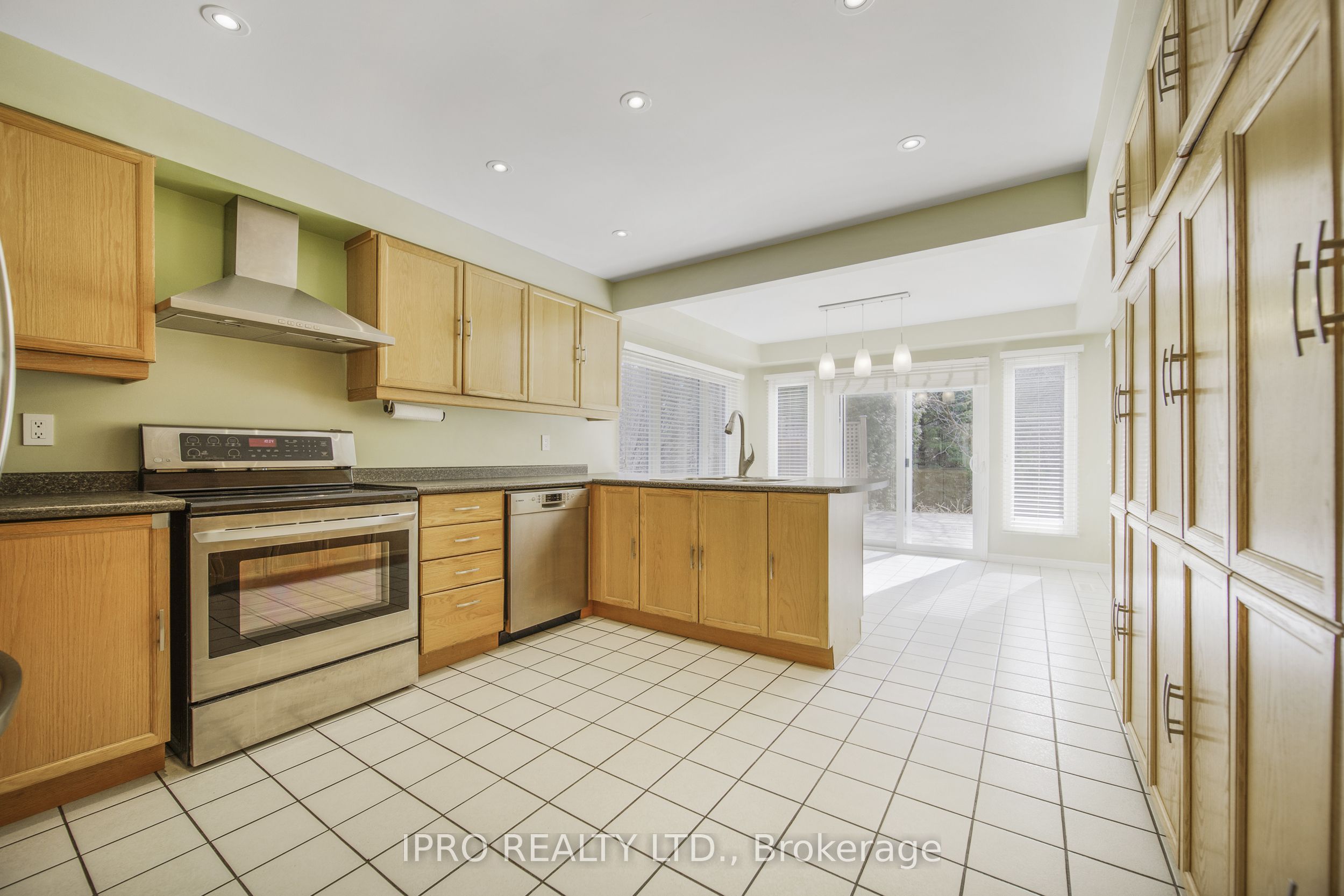 124 Barr Crescent Property Photo 9