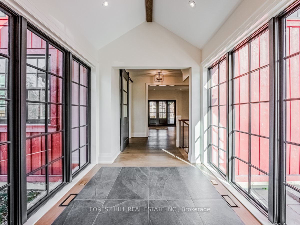 7089 Second Line W Property Photo 4