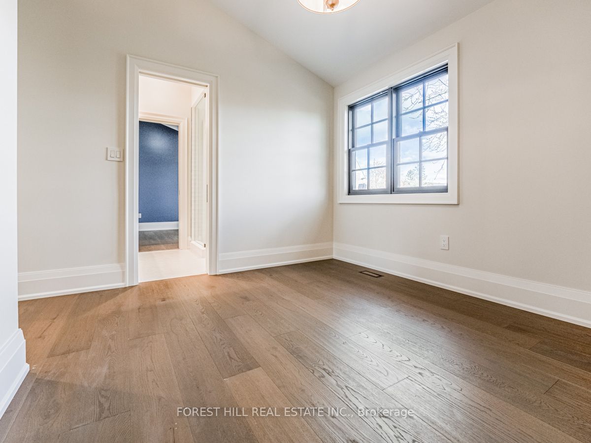 7089 Second Line W Property Photo 28