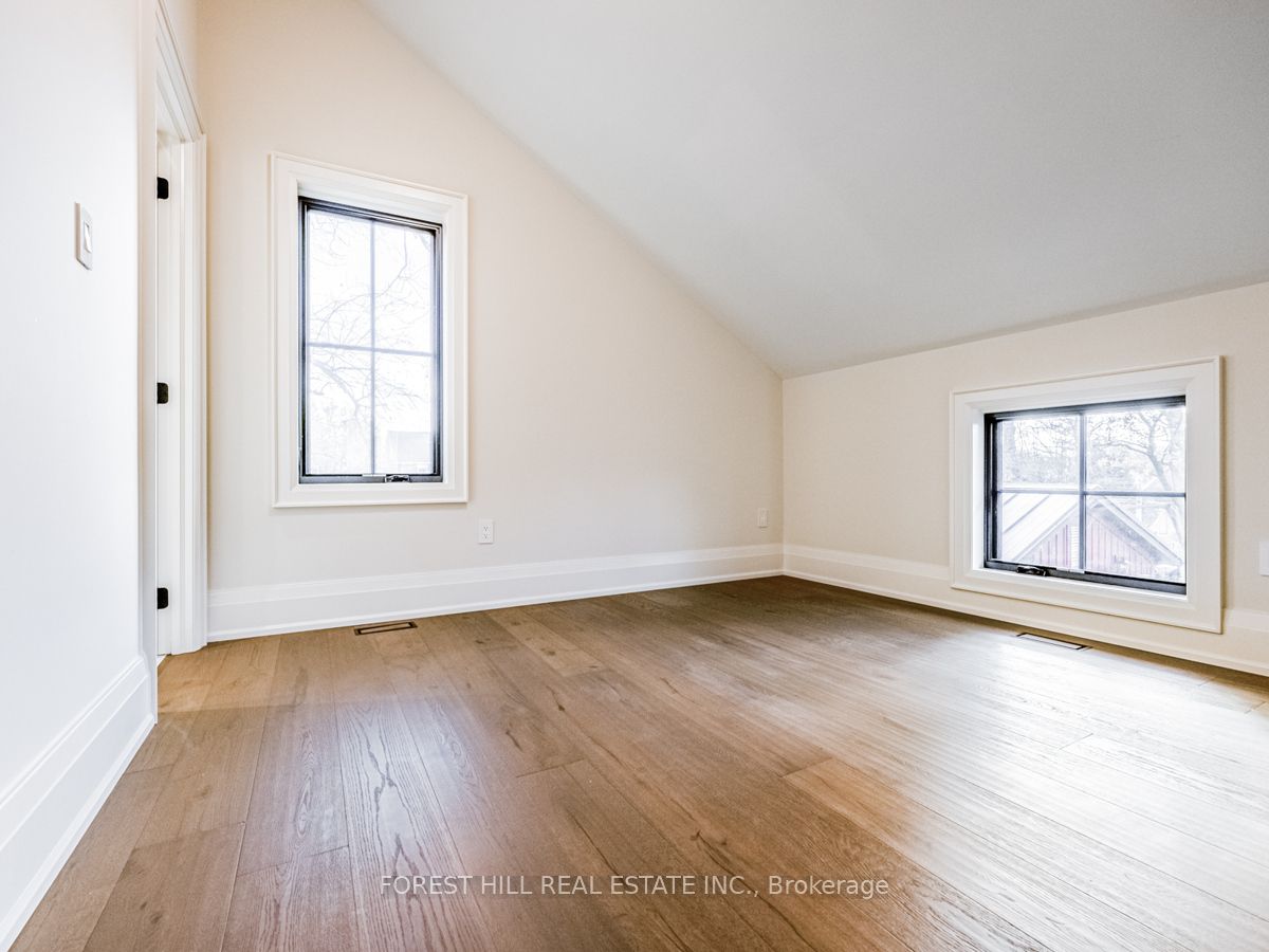 7089 Second Line W Property Photo 29