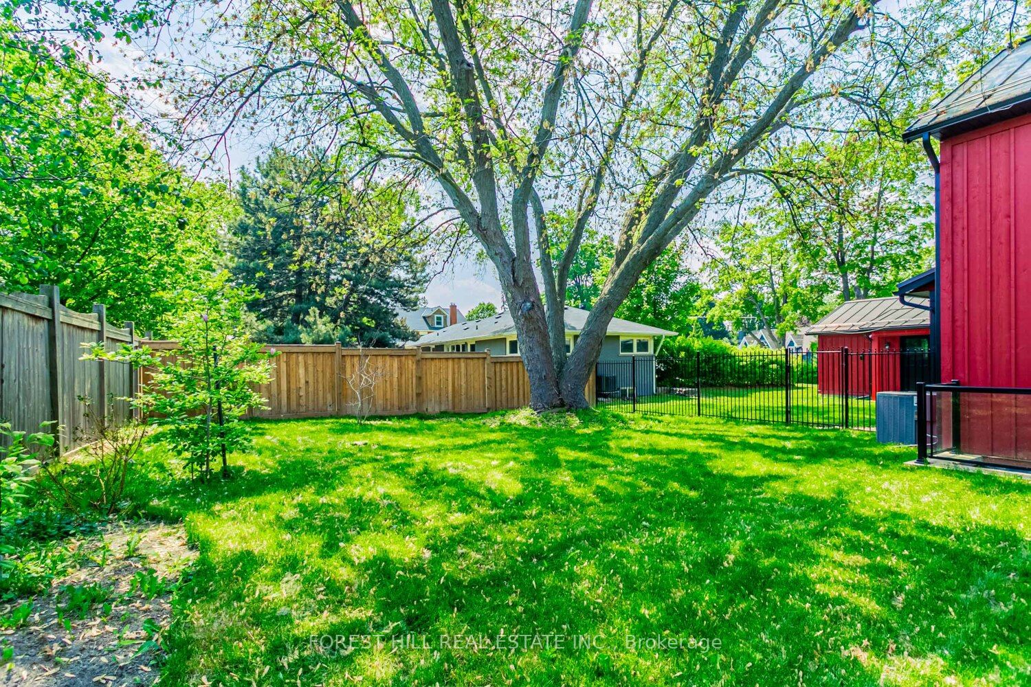 7089 Second Line W Property Photo 40