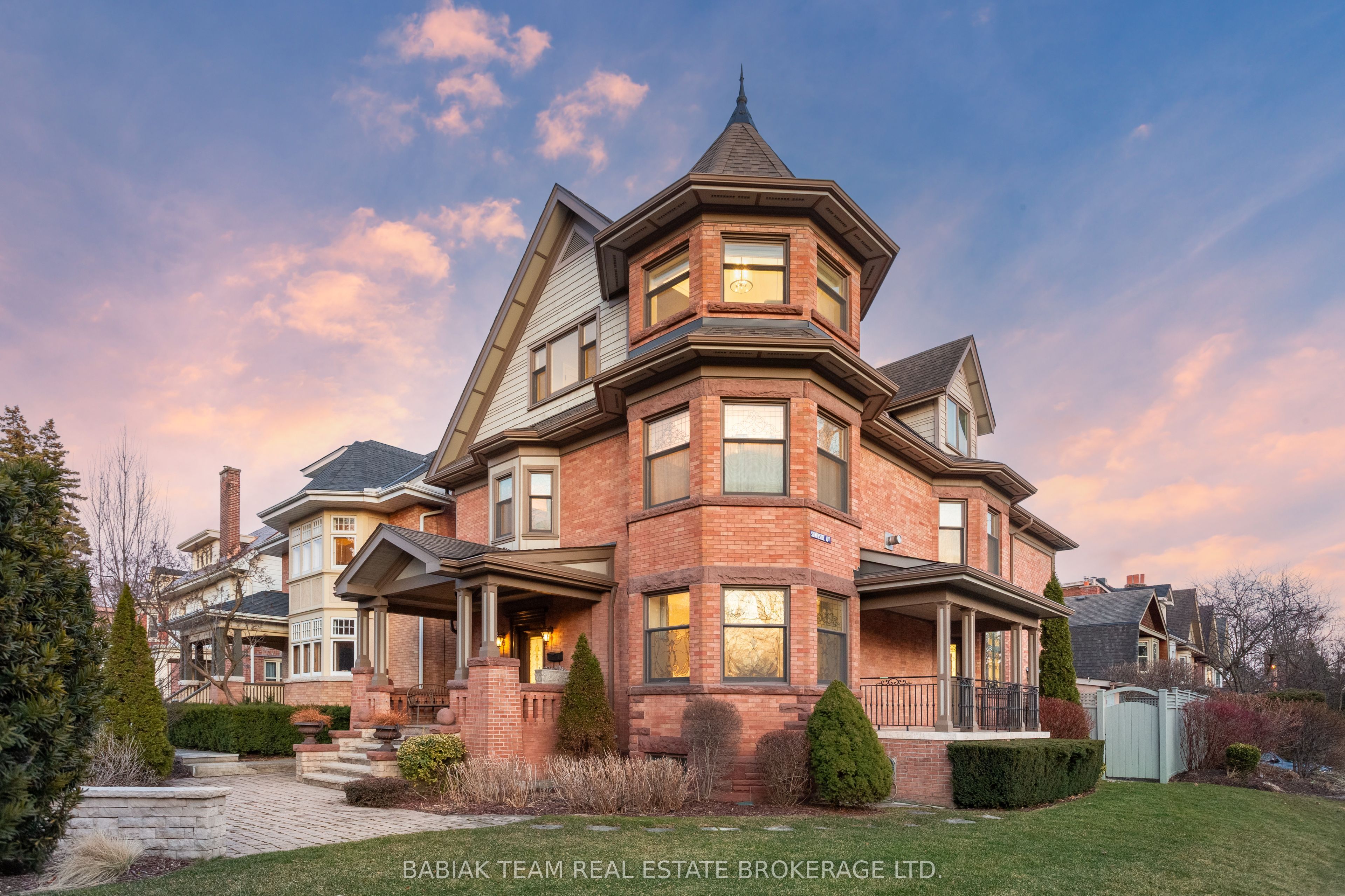 17 High Park Boulevard Property Photo 1