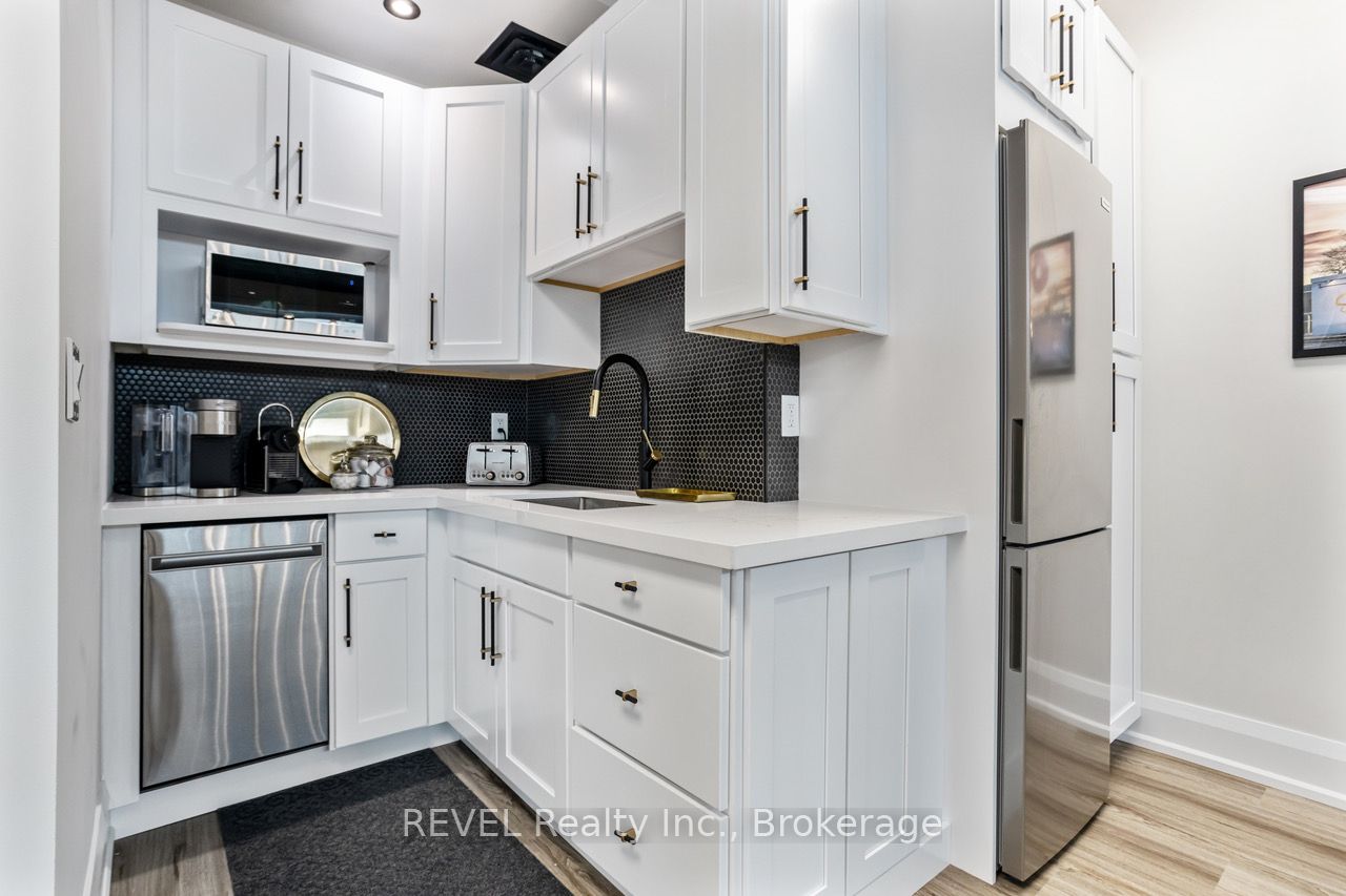 #2 - 4170 Fairview Street Property Photo 11