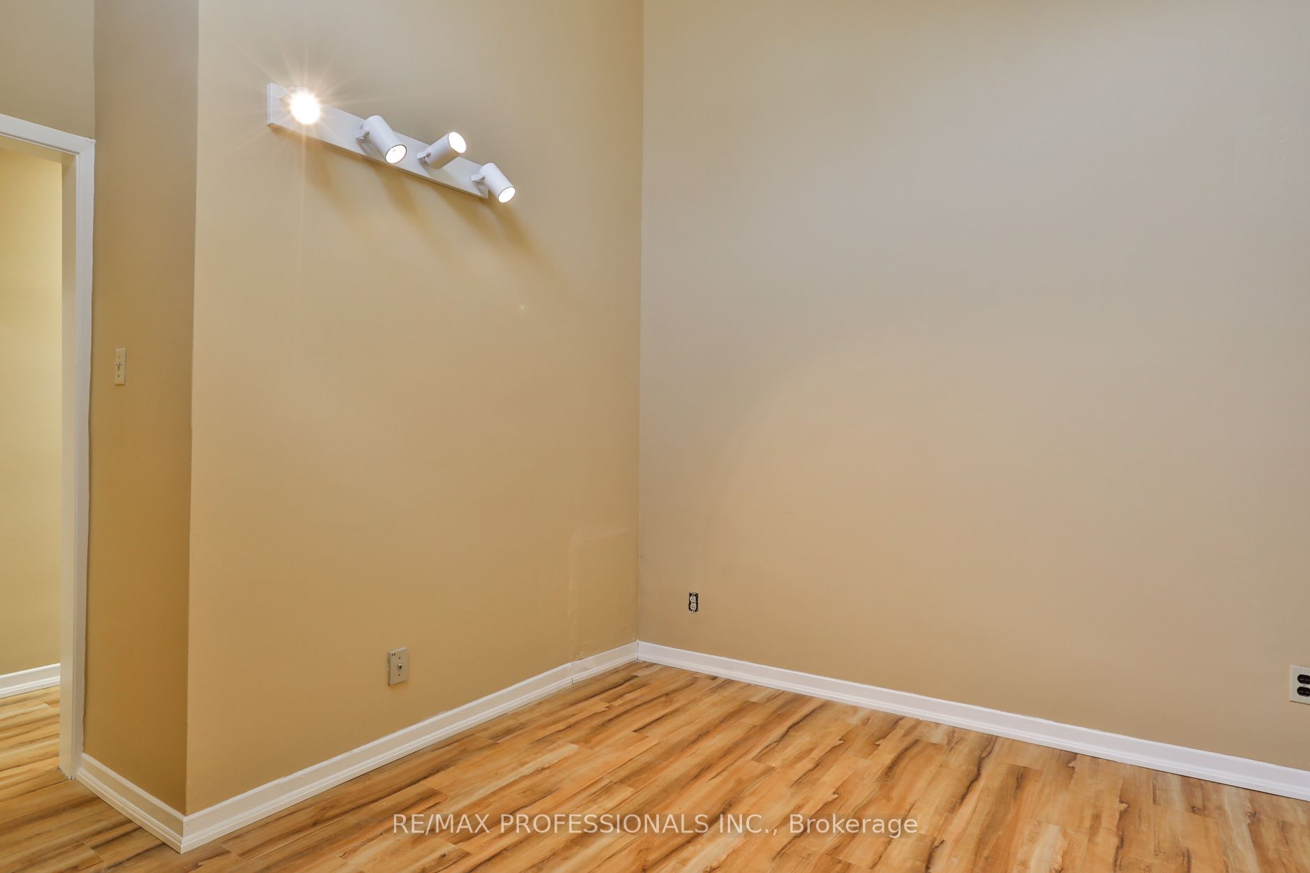 #a - 2175 Bloor Street Property Photo 22