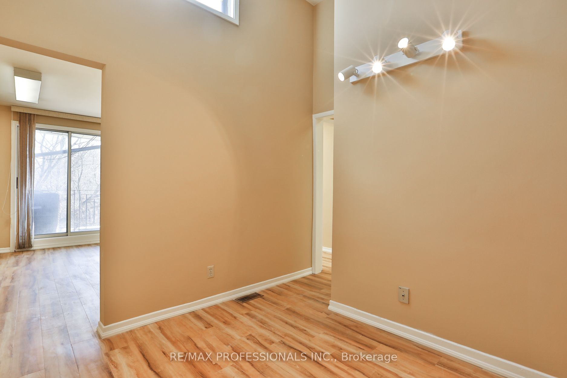 #a - 2175 Bloor Street Property Photo 23
