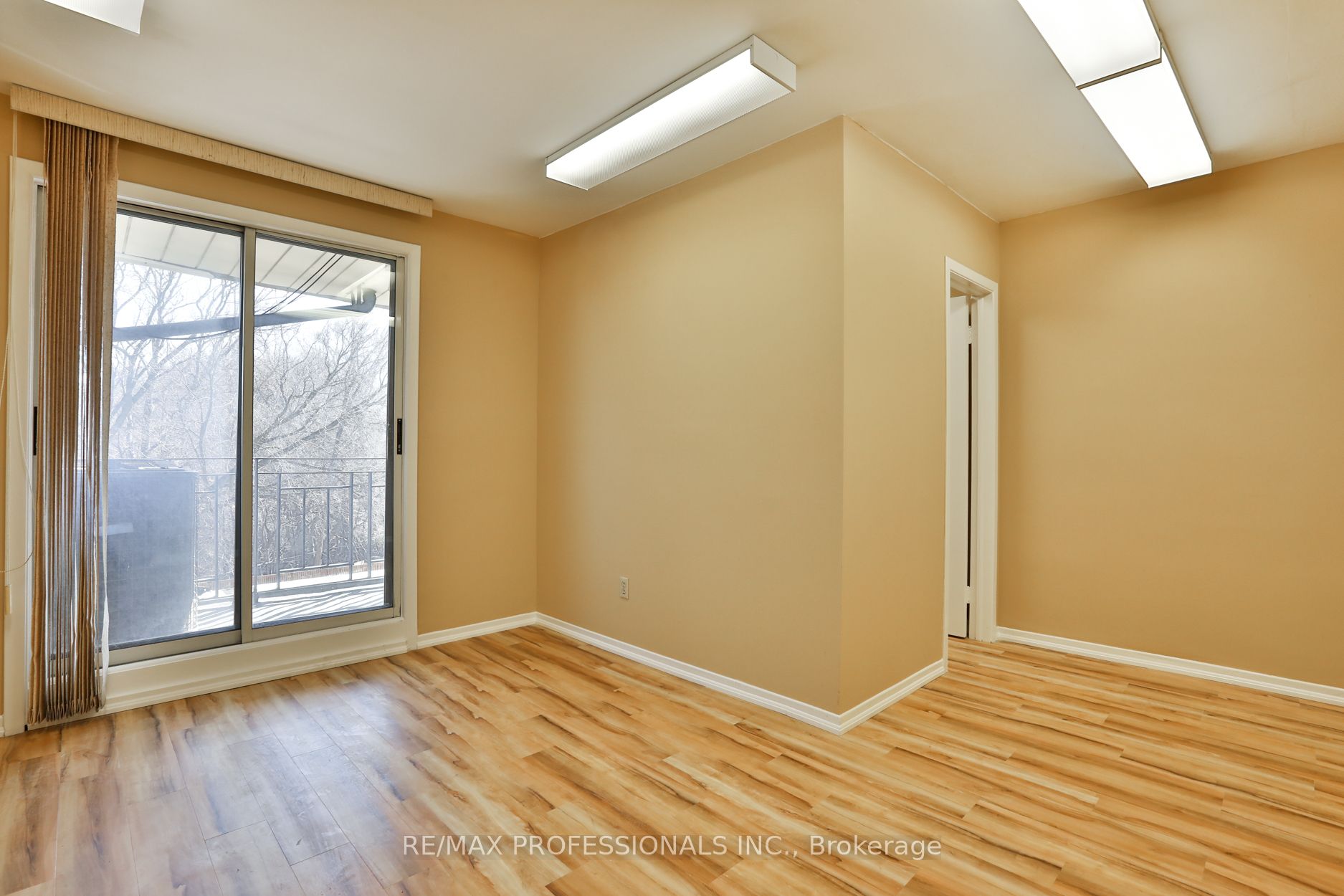 #a - 2175 Bloor Street Property Photo 27