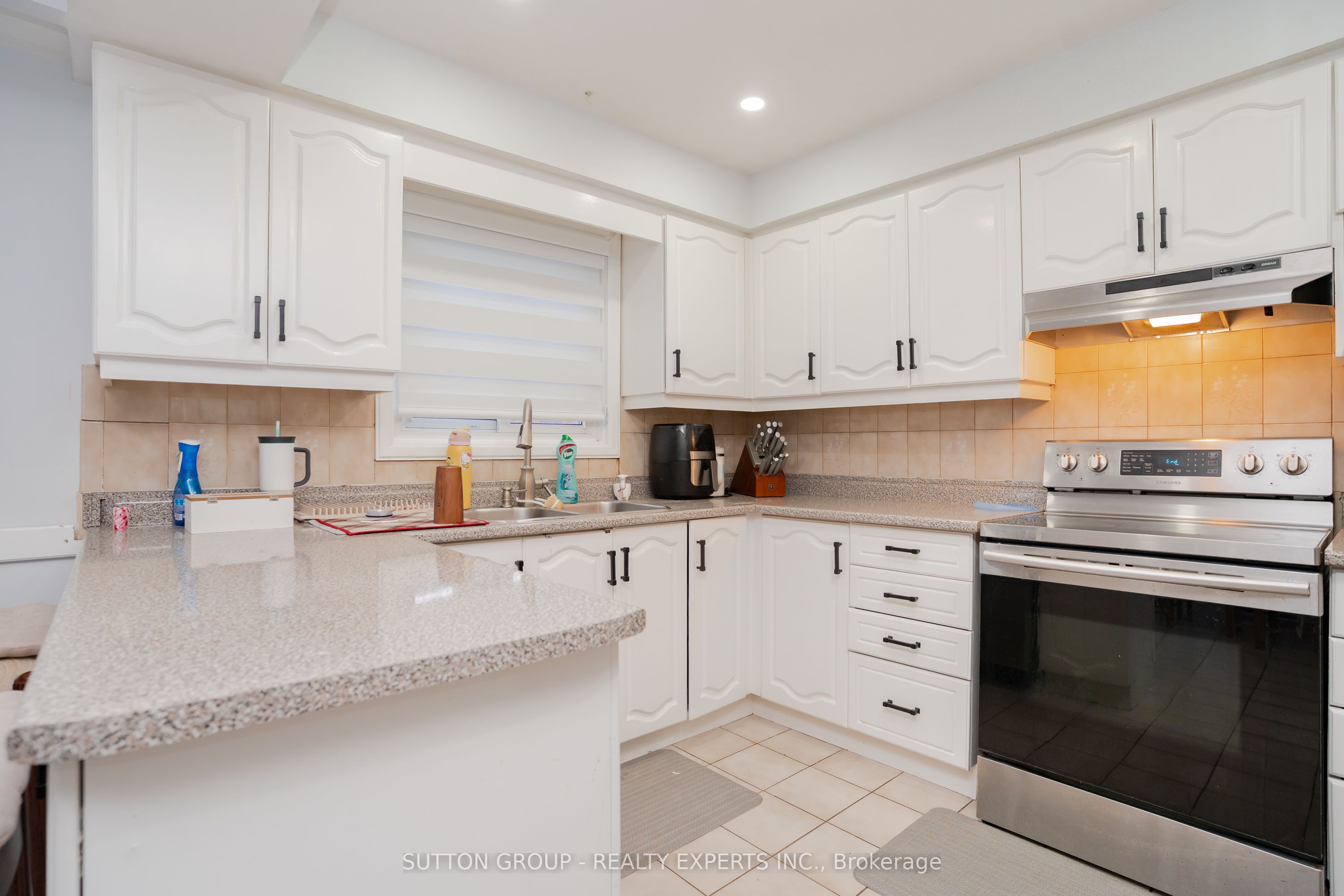 463 Rutherford Road N Property Photo 14