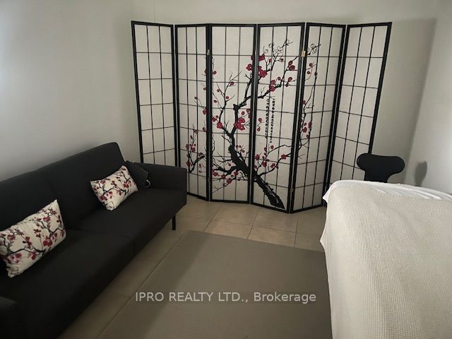 #store - 3140 Dundas Street Property Photo 9