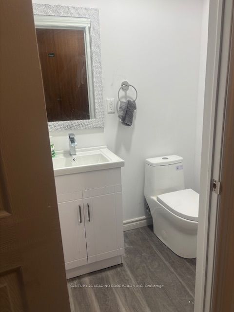 2413 St Clair Avenue Property Photo 5