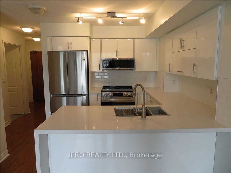 33 Elm Drive 406 Property Photo 14