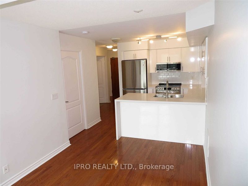 33 Elm Drive 406 Property Photo 15