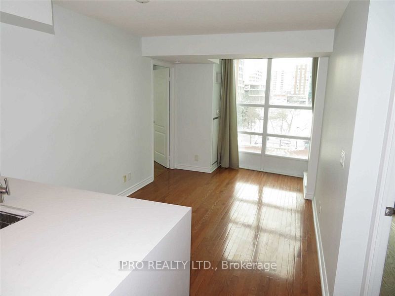 33 Elm Drive 406 Property Photo 17
