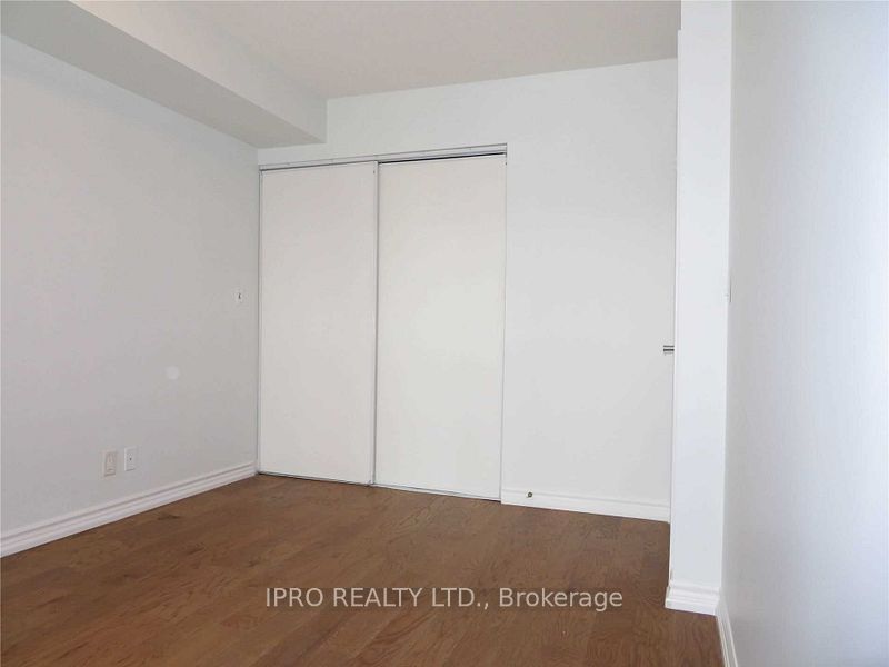 33 Elm Drive 406 Property Photo 23