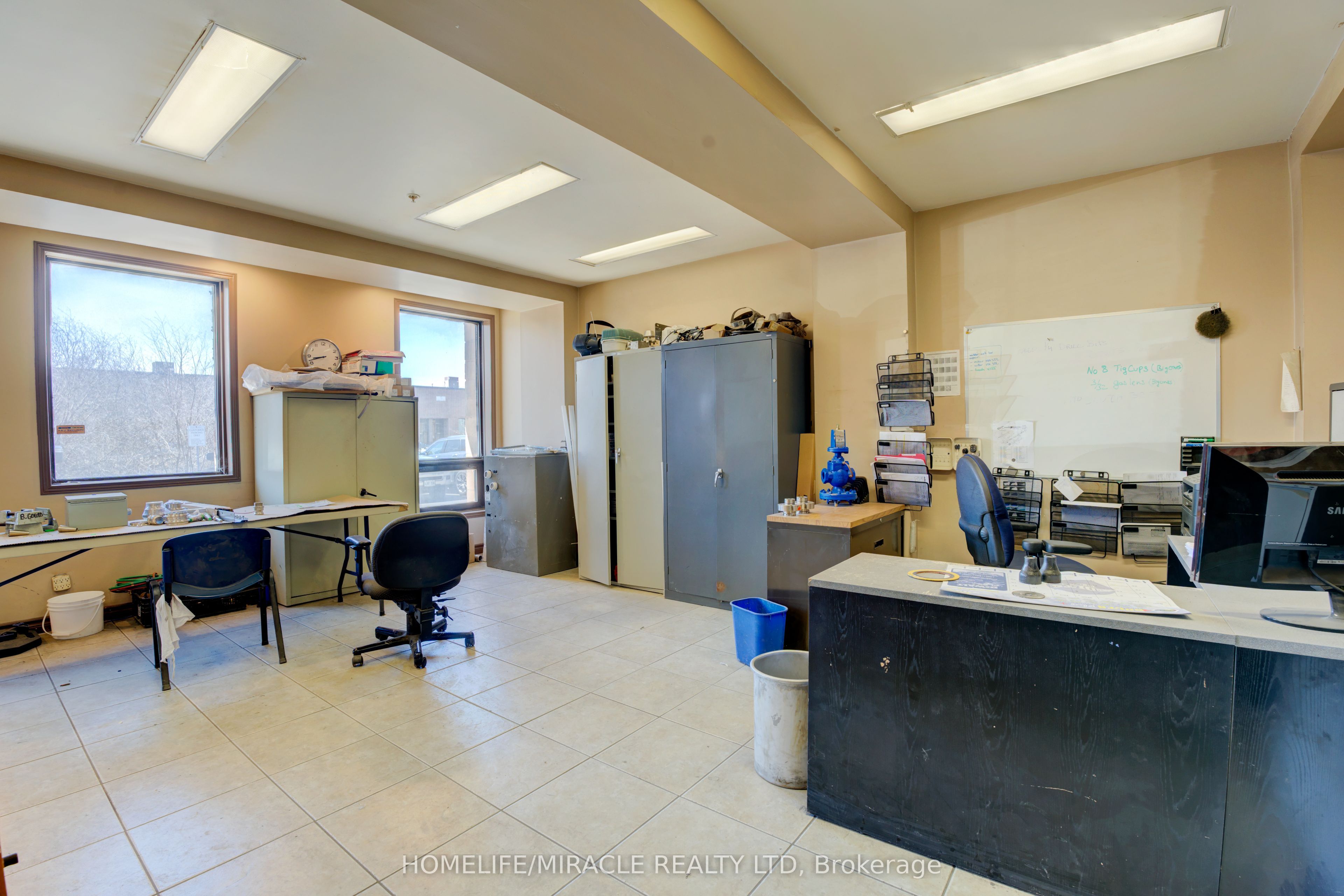 #11 Property Photo 13