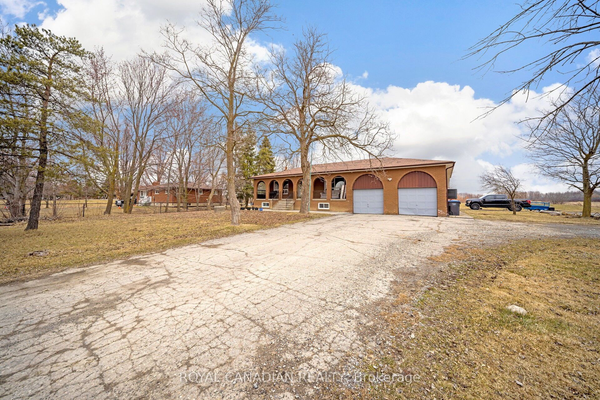 13669 Humberstation Road Property Photo 4