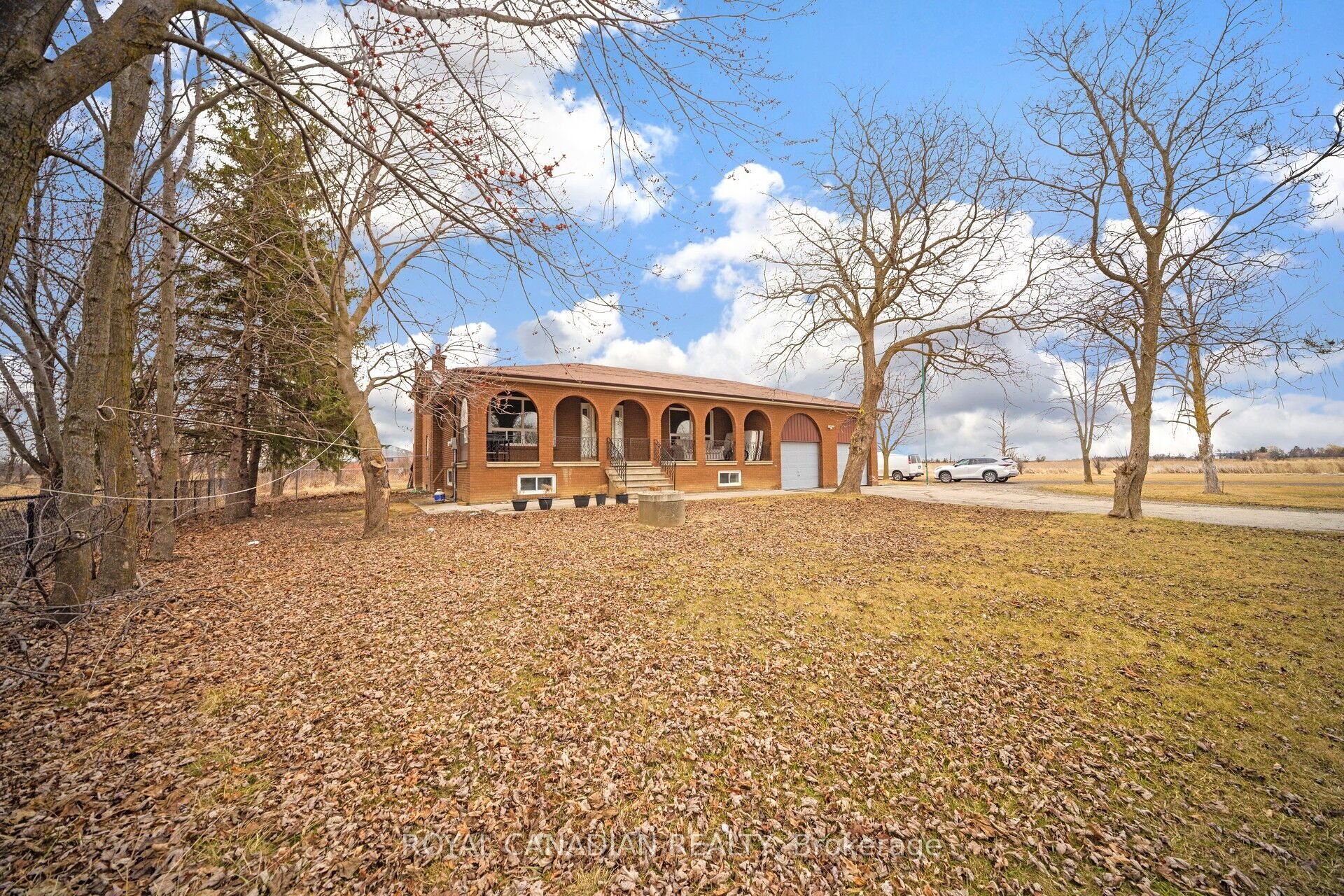 13669 Humberstation Road Property Photo 8