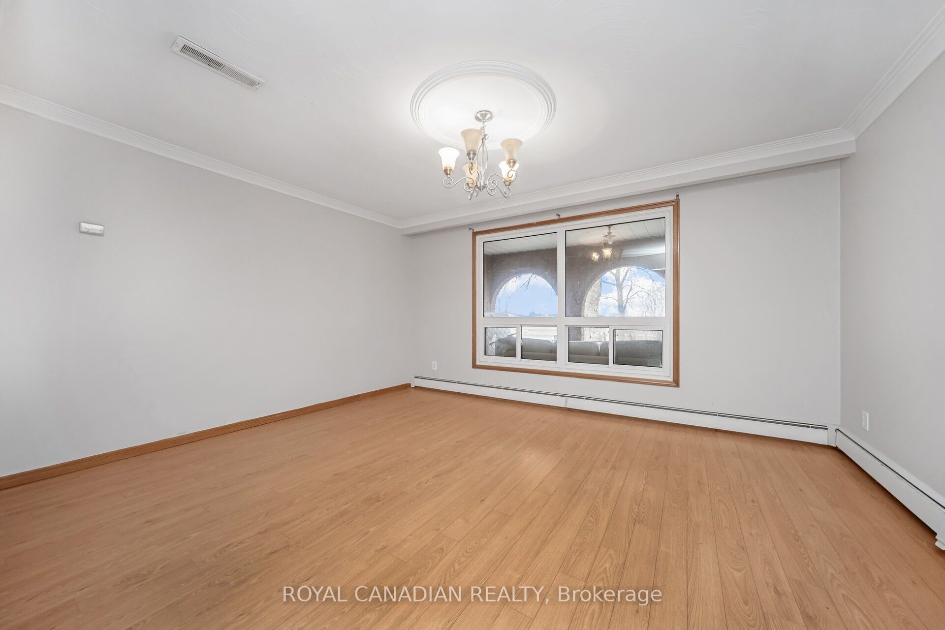13669 Humberstation Road Property Photo 15