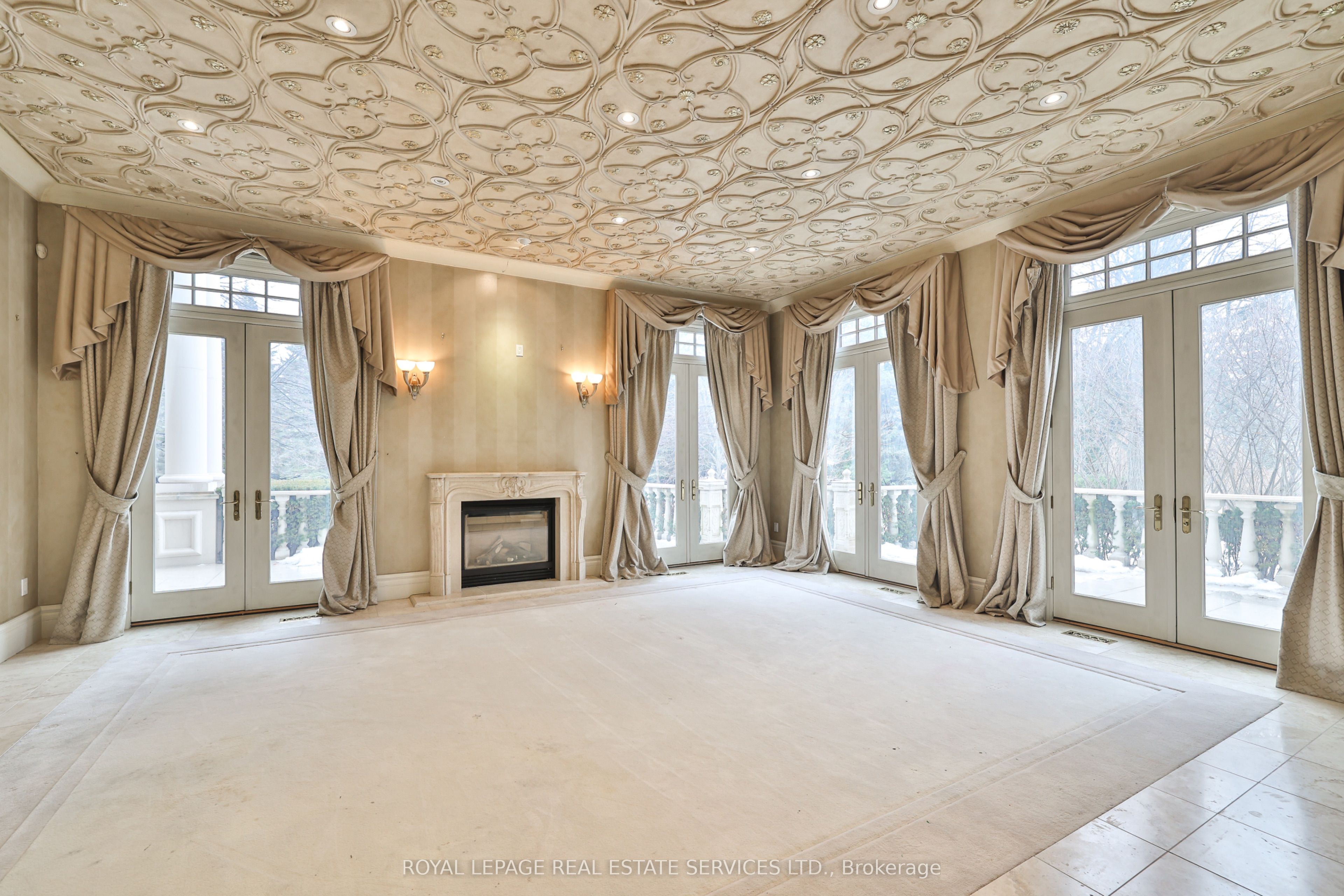 2215 Doulton Drive Property Photo 10
