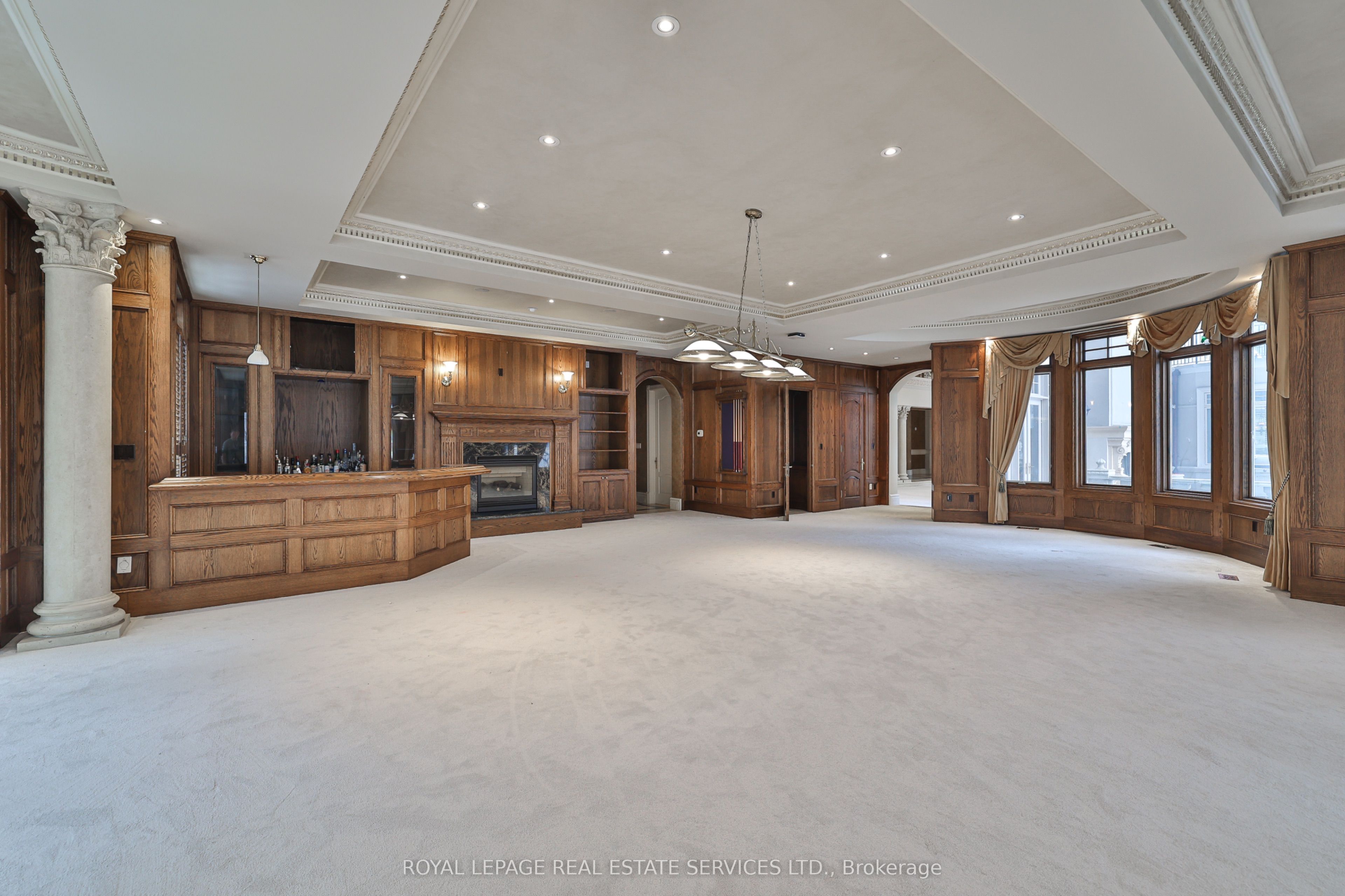 2215 Doulton Drive Property Photo 11