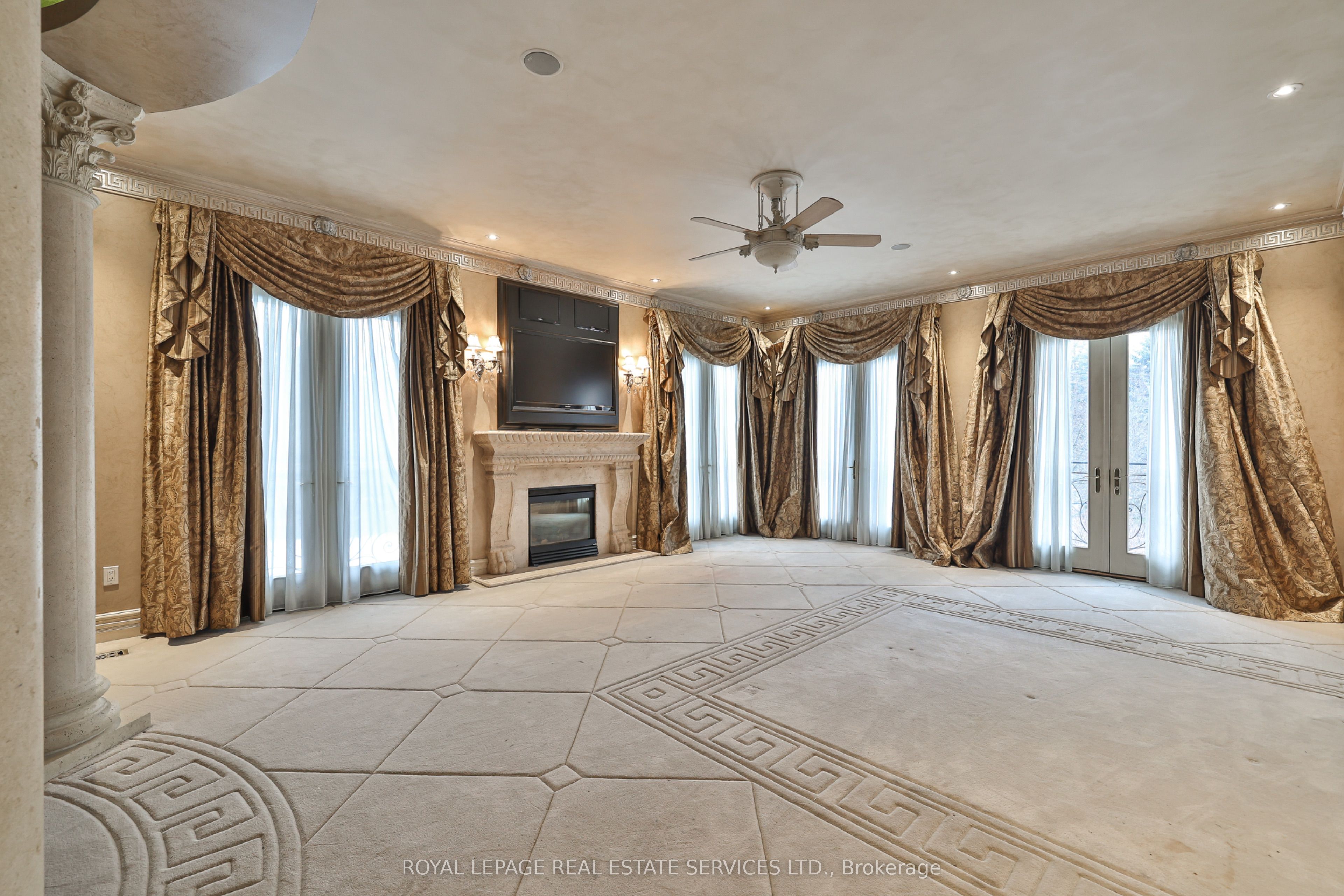 2215 Doulton Drive Property Photo 18