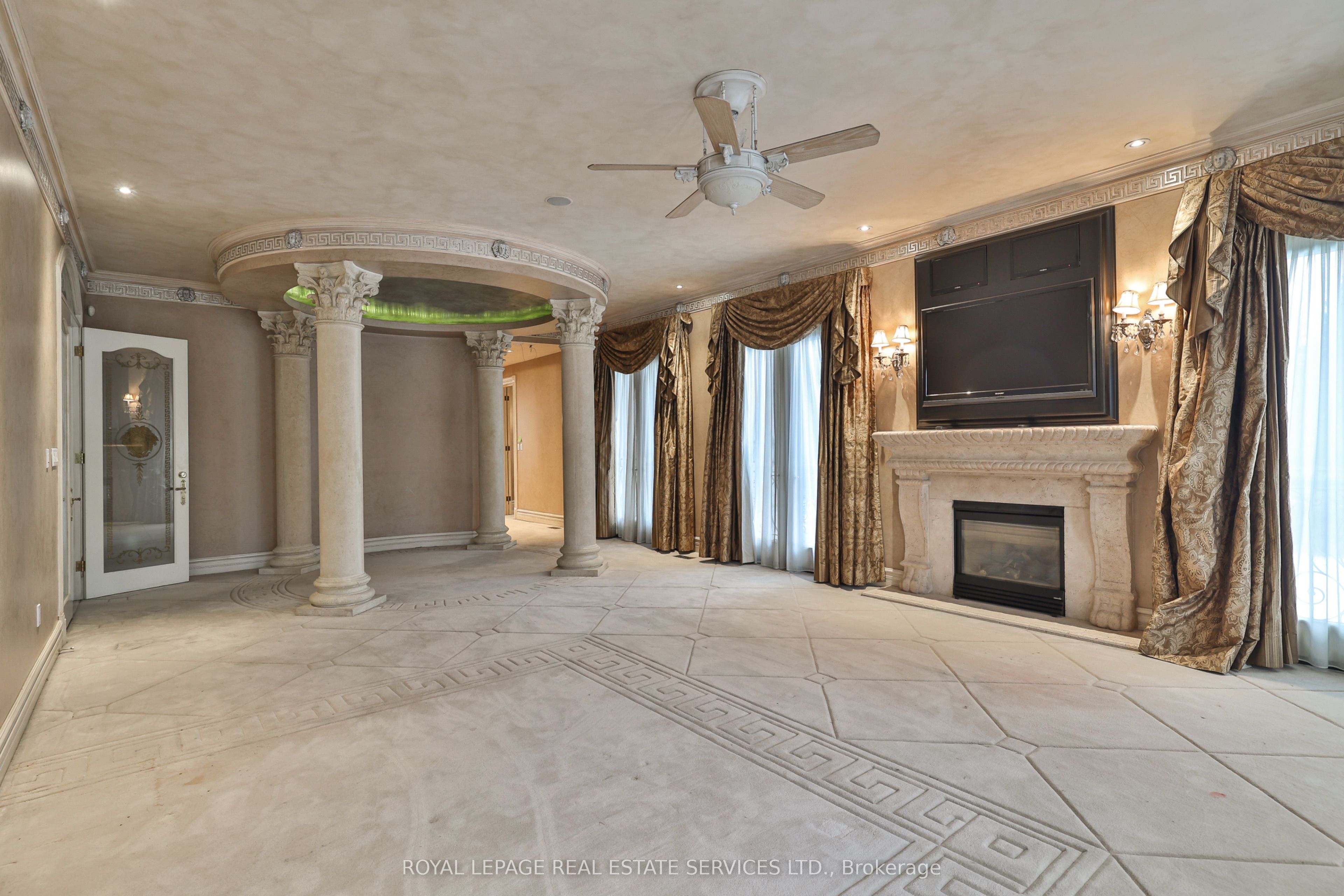 2215 Doulton Drive Property Photo 19