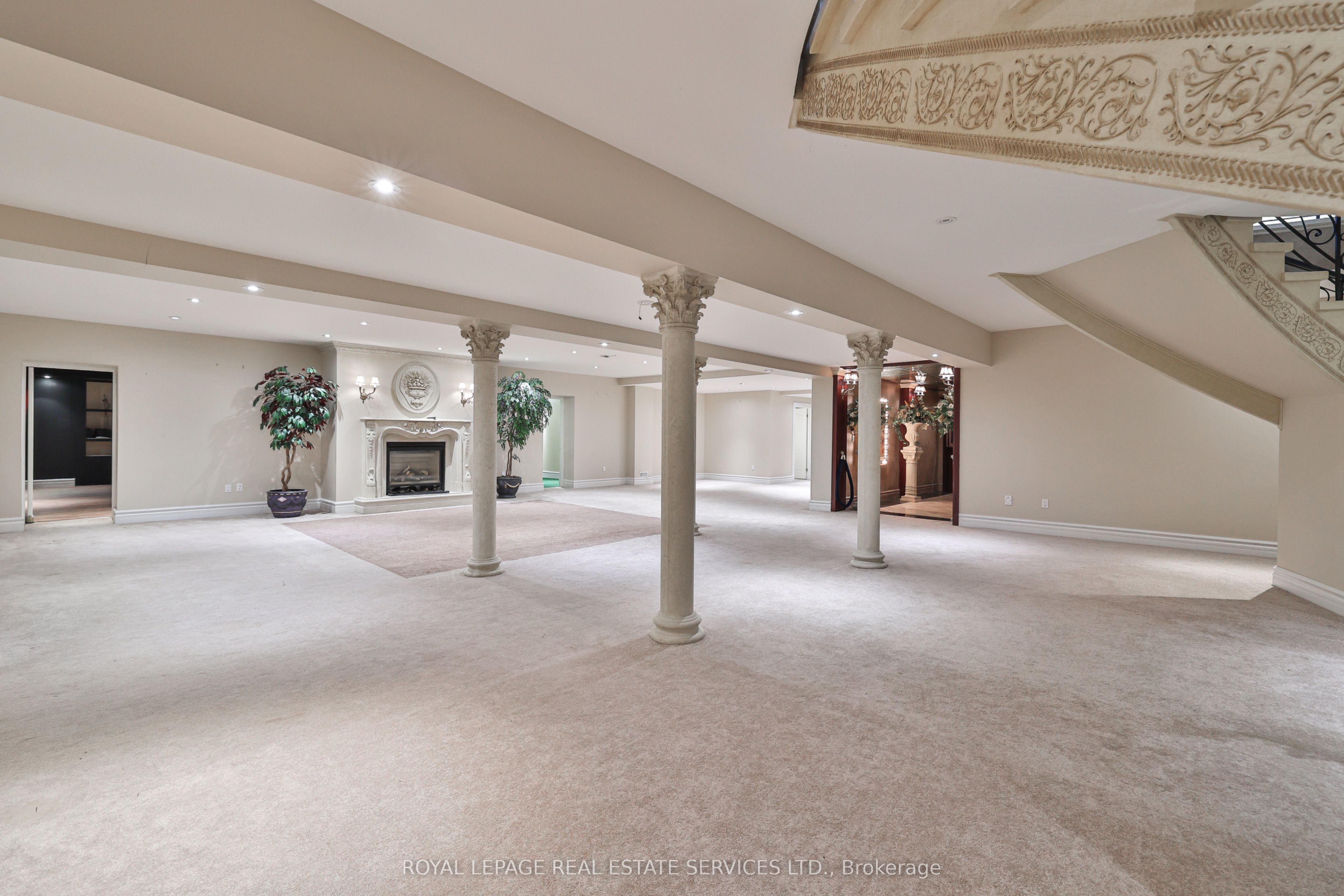 2215 Doulton Drive Property Photo 25