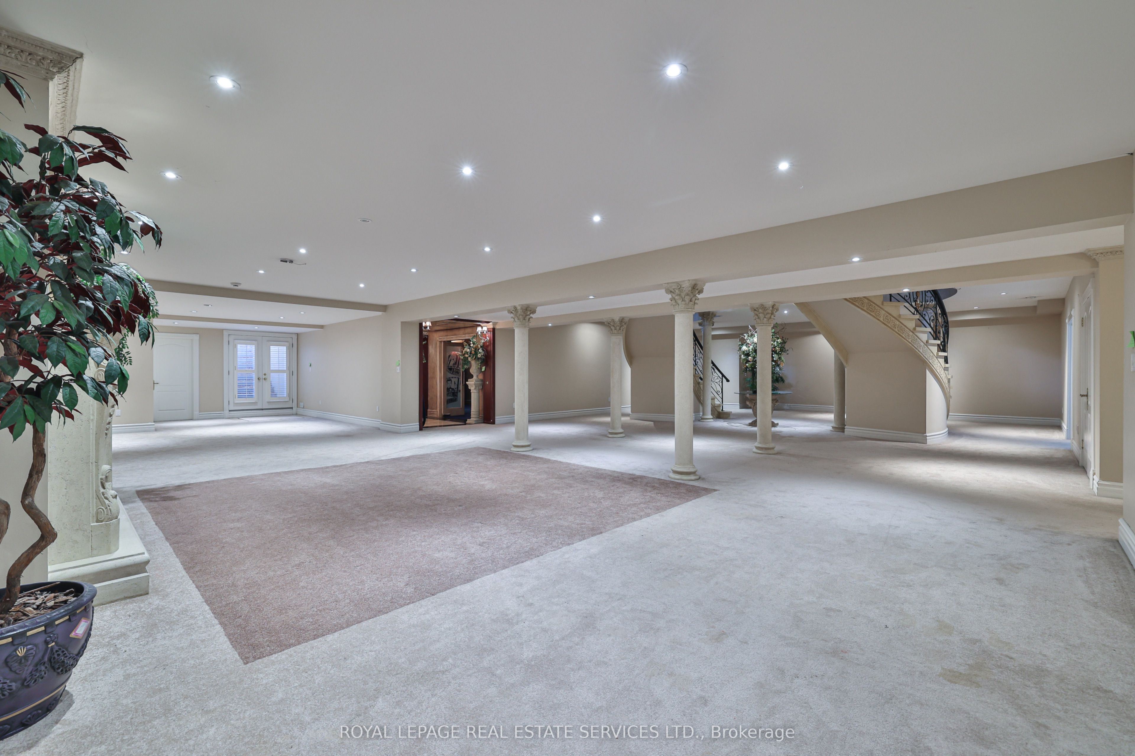 2215 Doulton Drive Property Photo 26