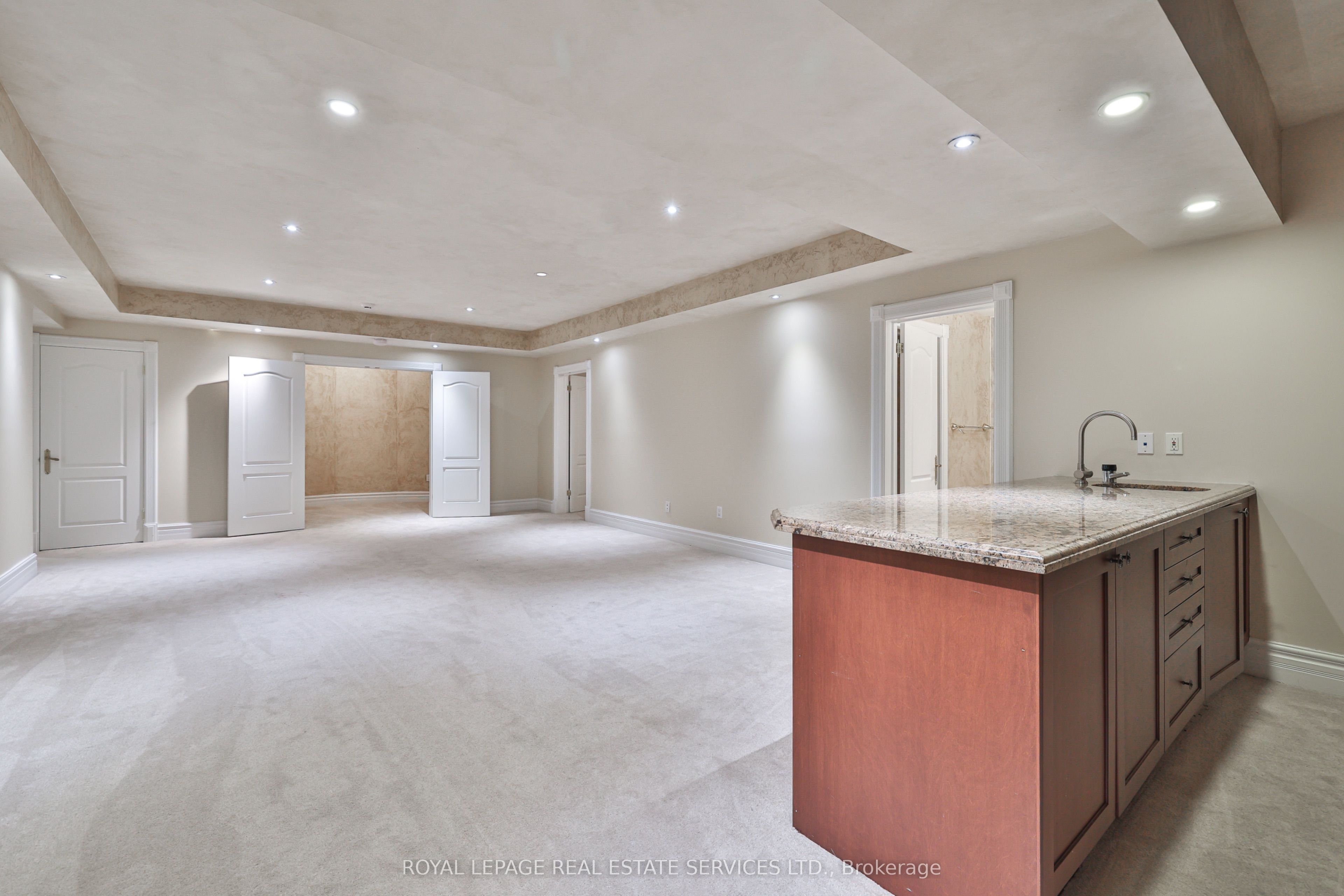 2215 Doulton Drive Property Photo 28