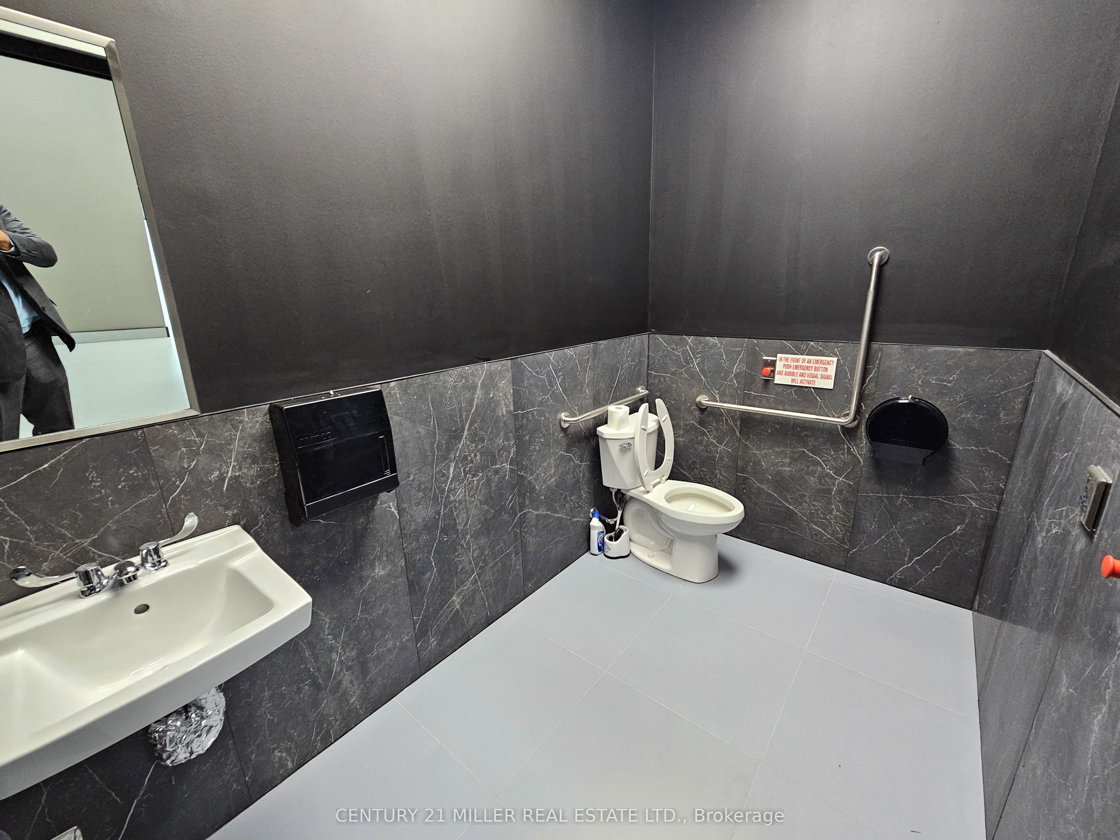 #3 - 90 Annagem Boulevard Property Photo 20
