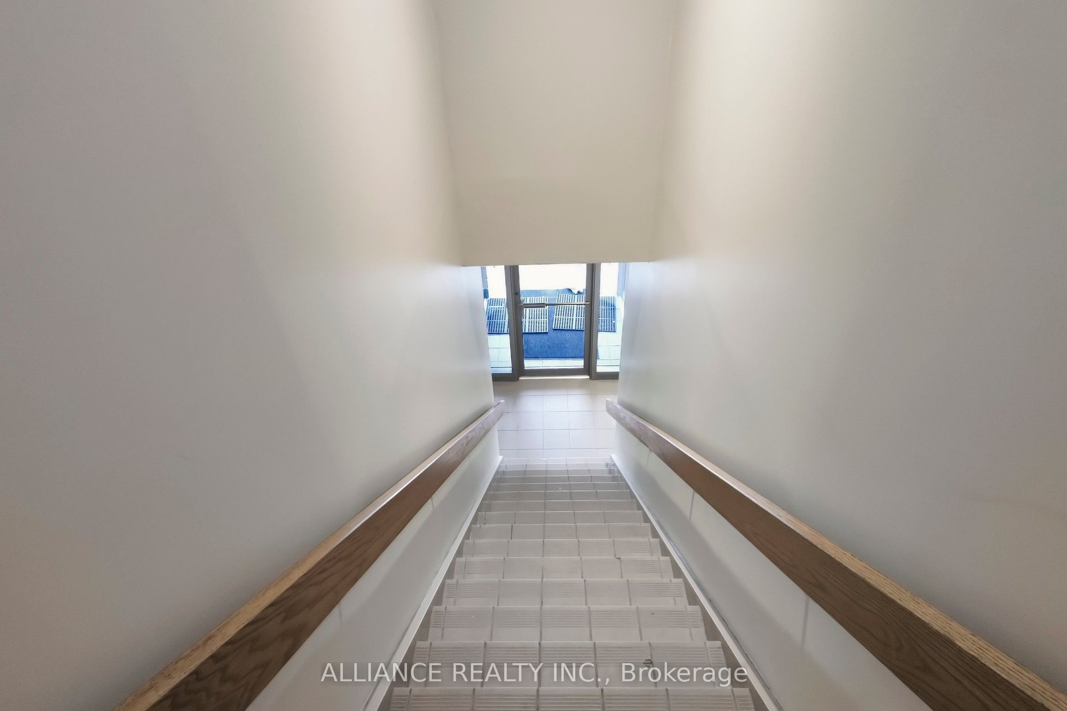 #2nd Flr - 134 Main Street Property Photo 6