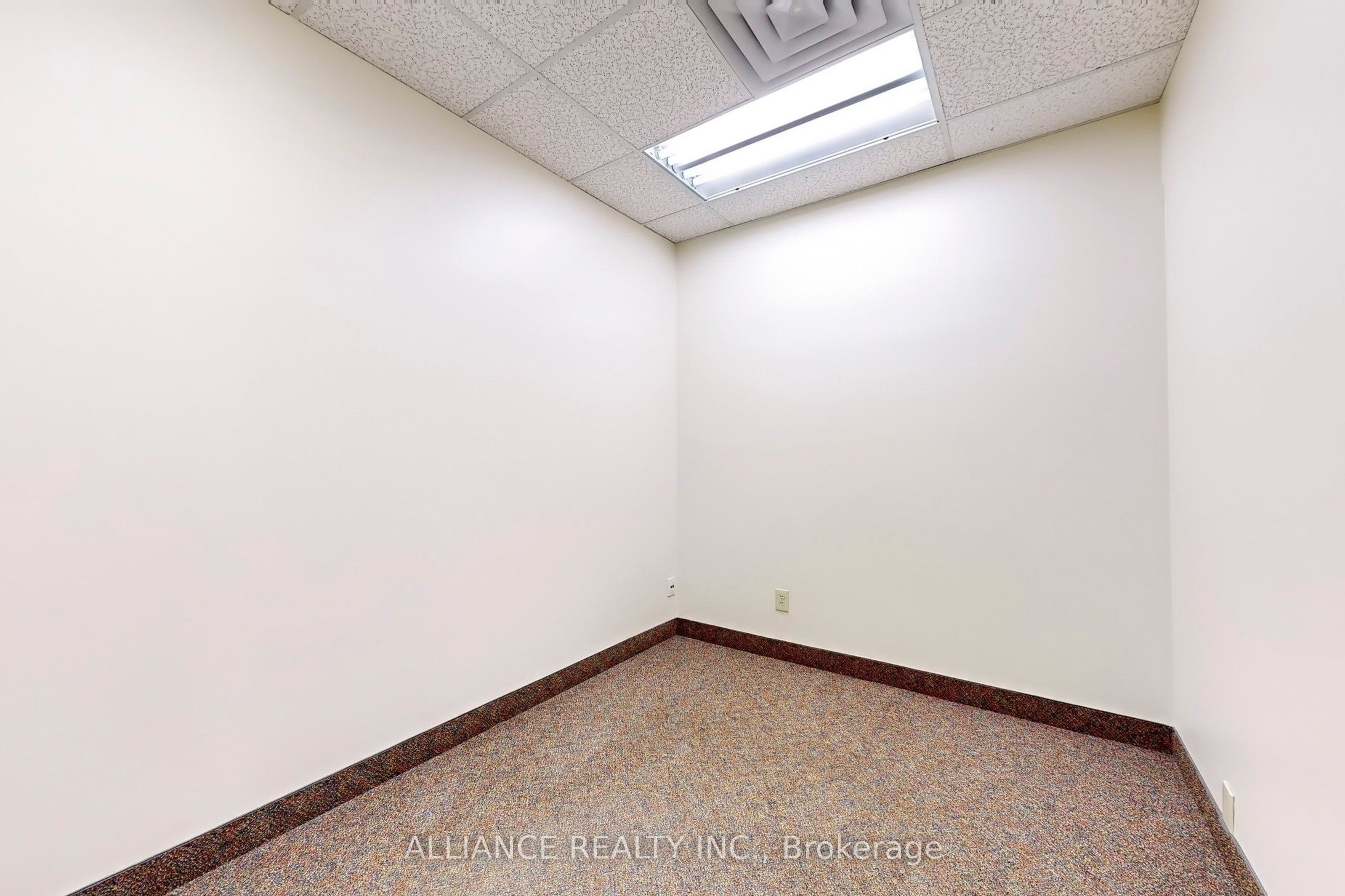 #2nd Flr - 134 Main Street Property Photo 37