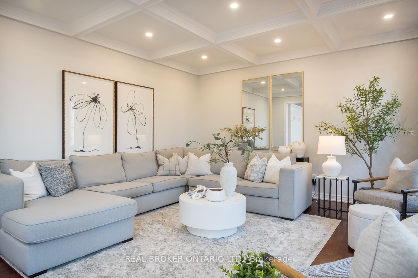 300 Mcgibbon Drive Property Photo 16