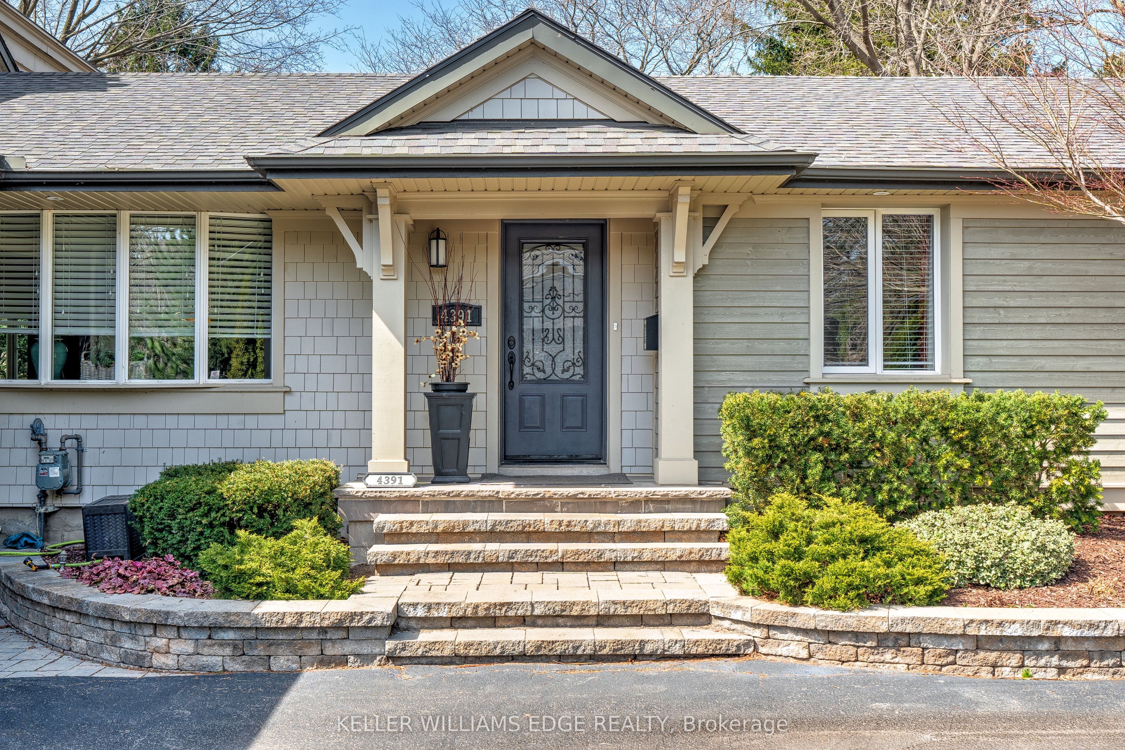 4391 Lakeshore Road Property Photo 4