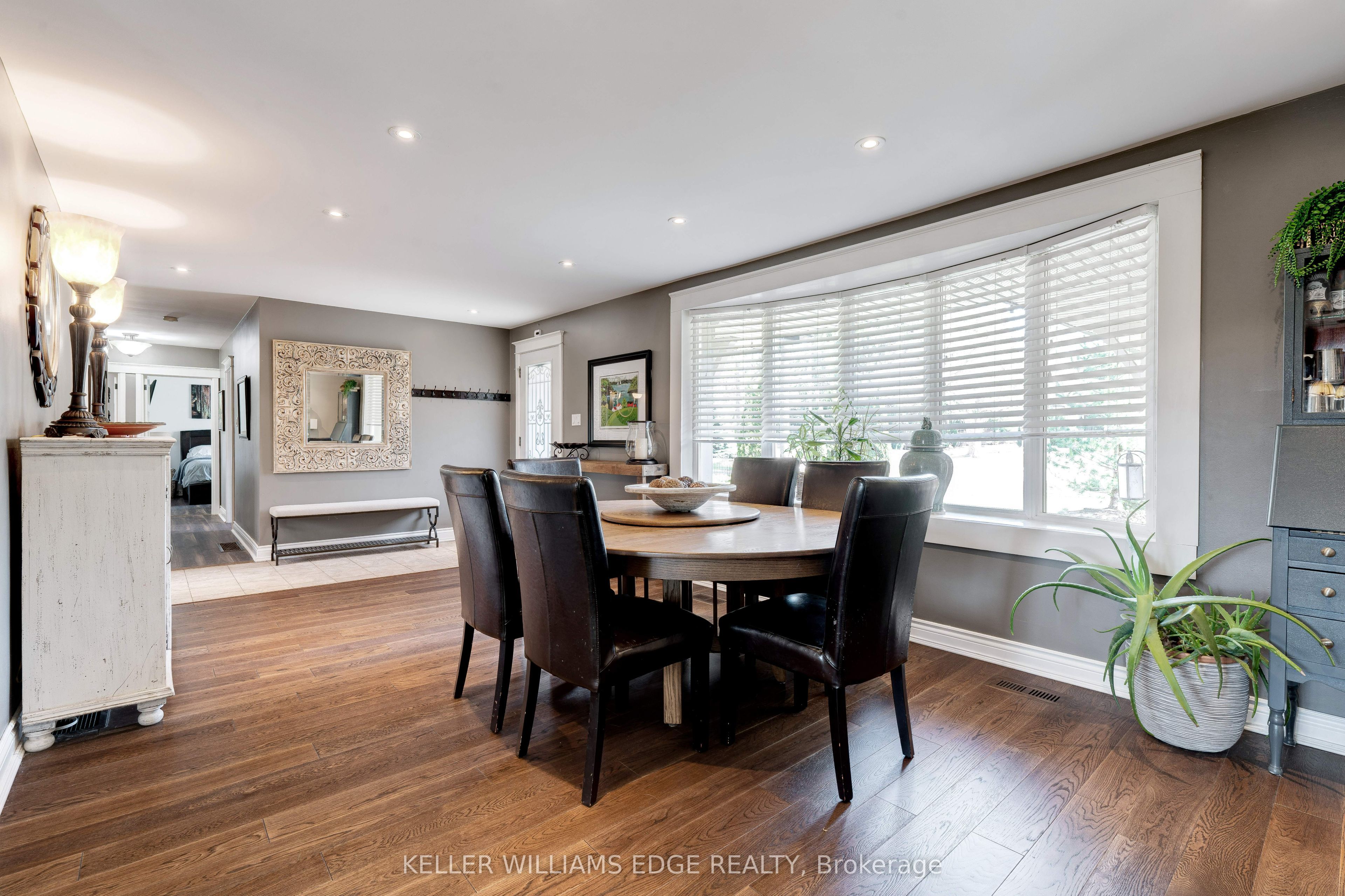 4391 Lakeshore Road Property Photo 12