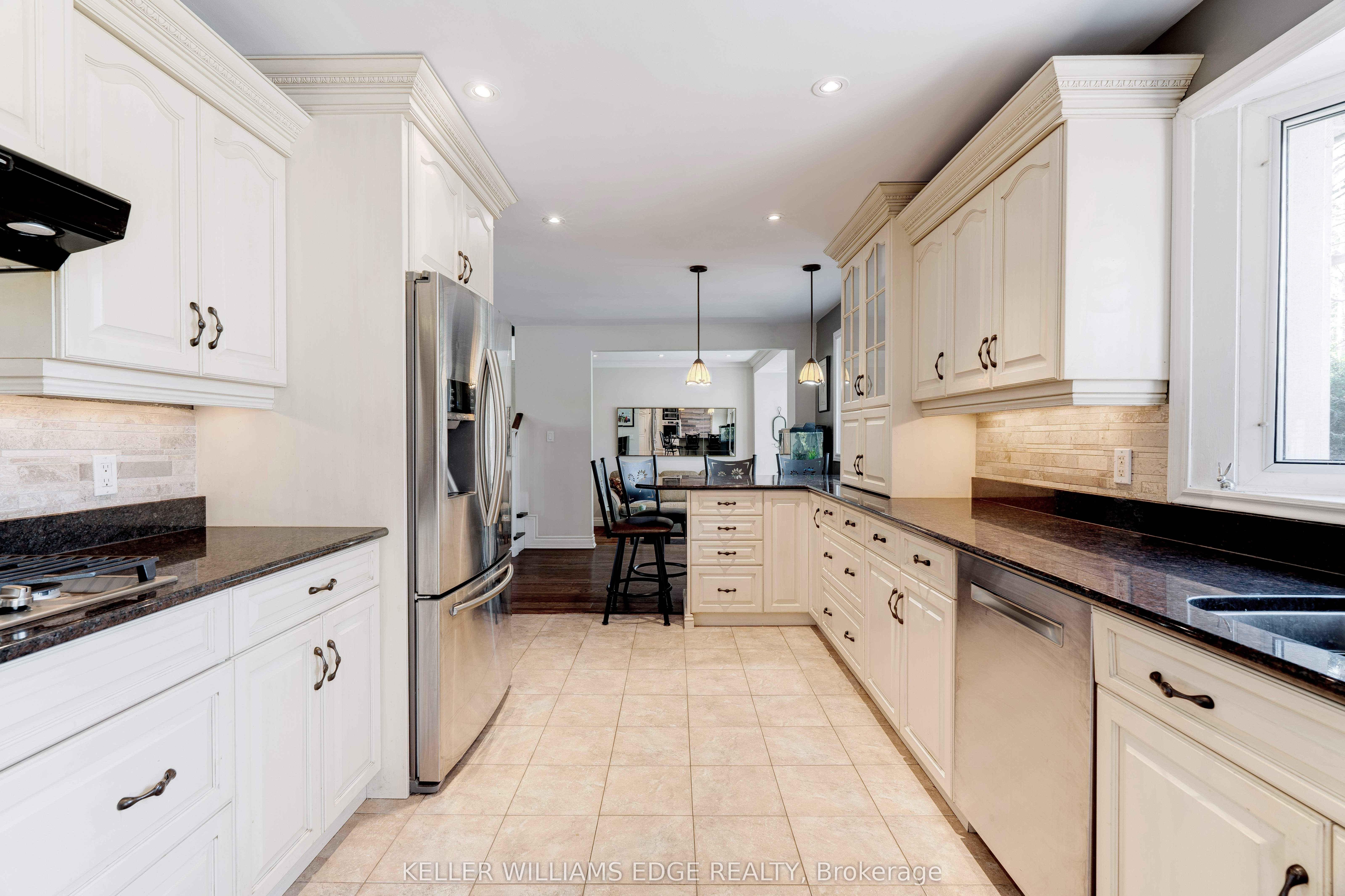 4391 Lakeshore Road Property Photo 16