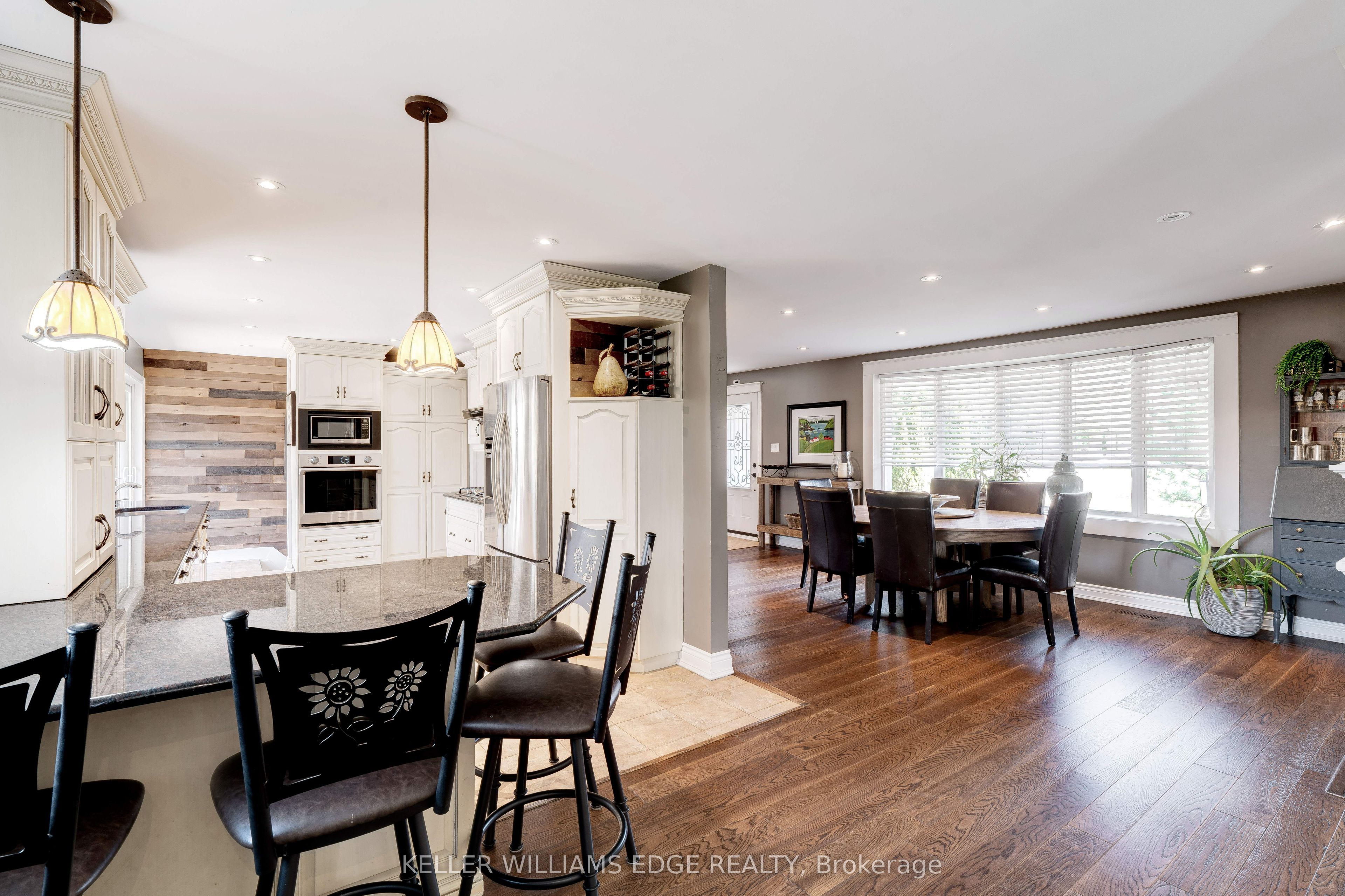 4391 Lakeshore Road Property Photo 17