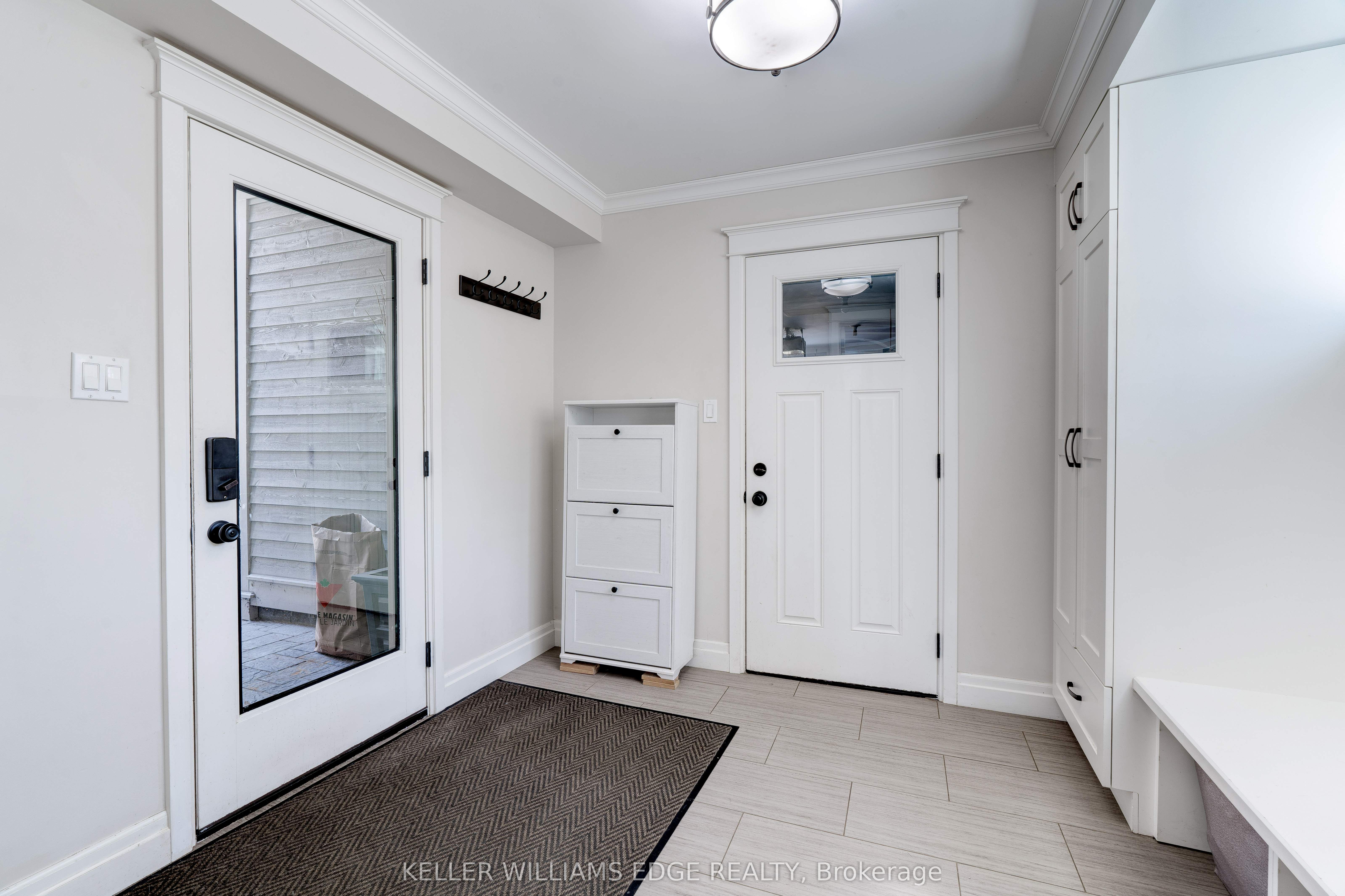 4391 Lakeshore Road Property Photo 22